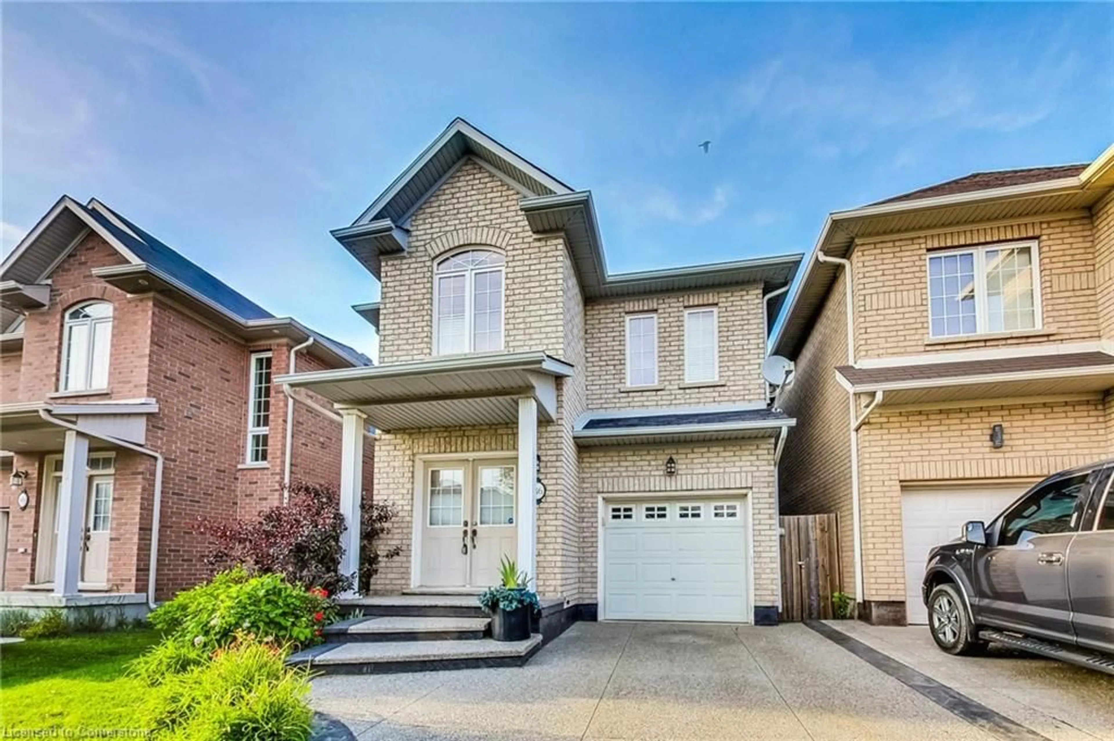 Home with brick exterior material for 86 Glendarling Cres, Stoney Creek Ontario L8E 0B1