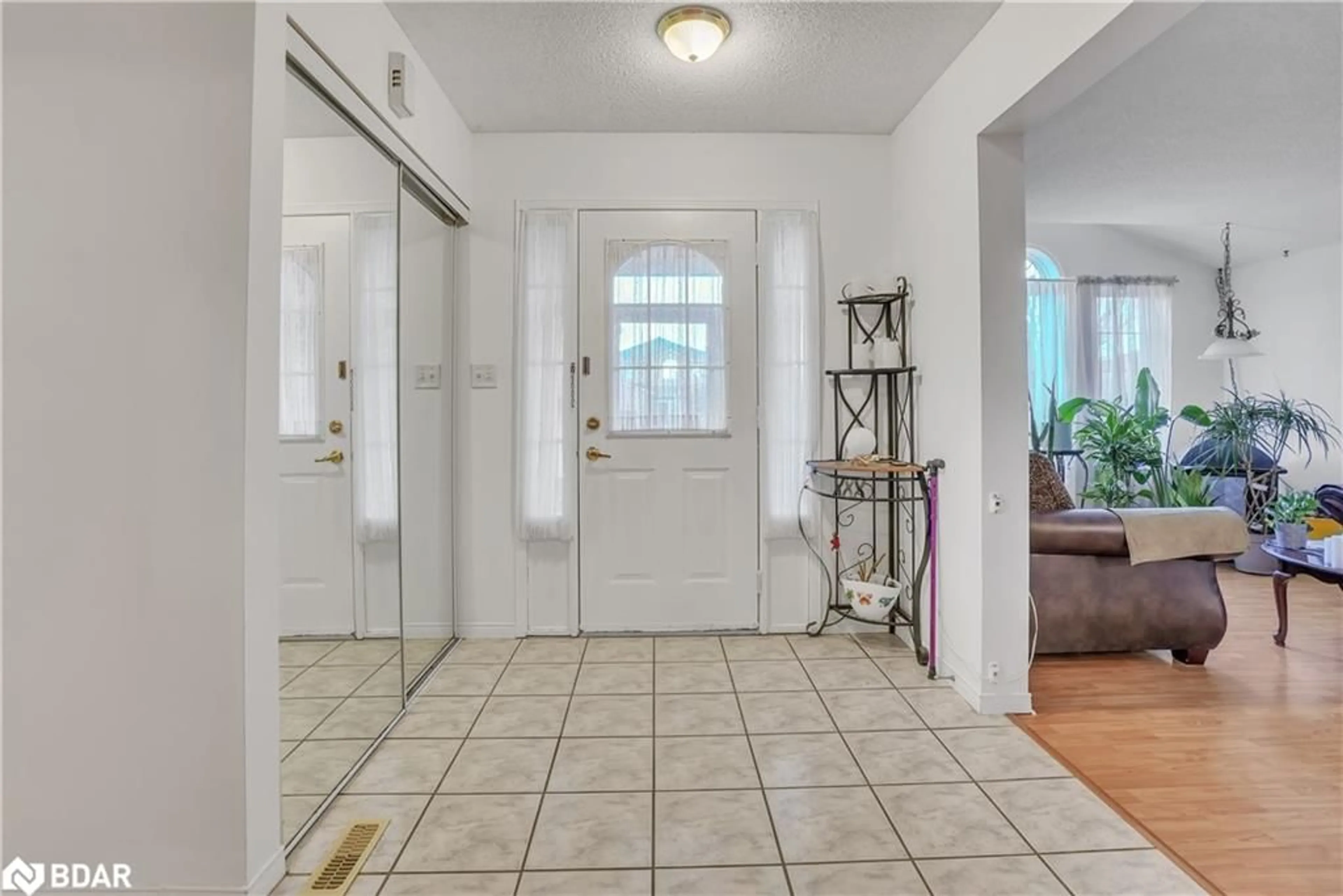 Indoor entryway, not visible floor for 1 Farmstead Cres, Barrie Ontario L4N 8S3