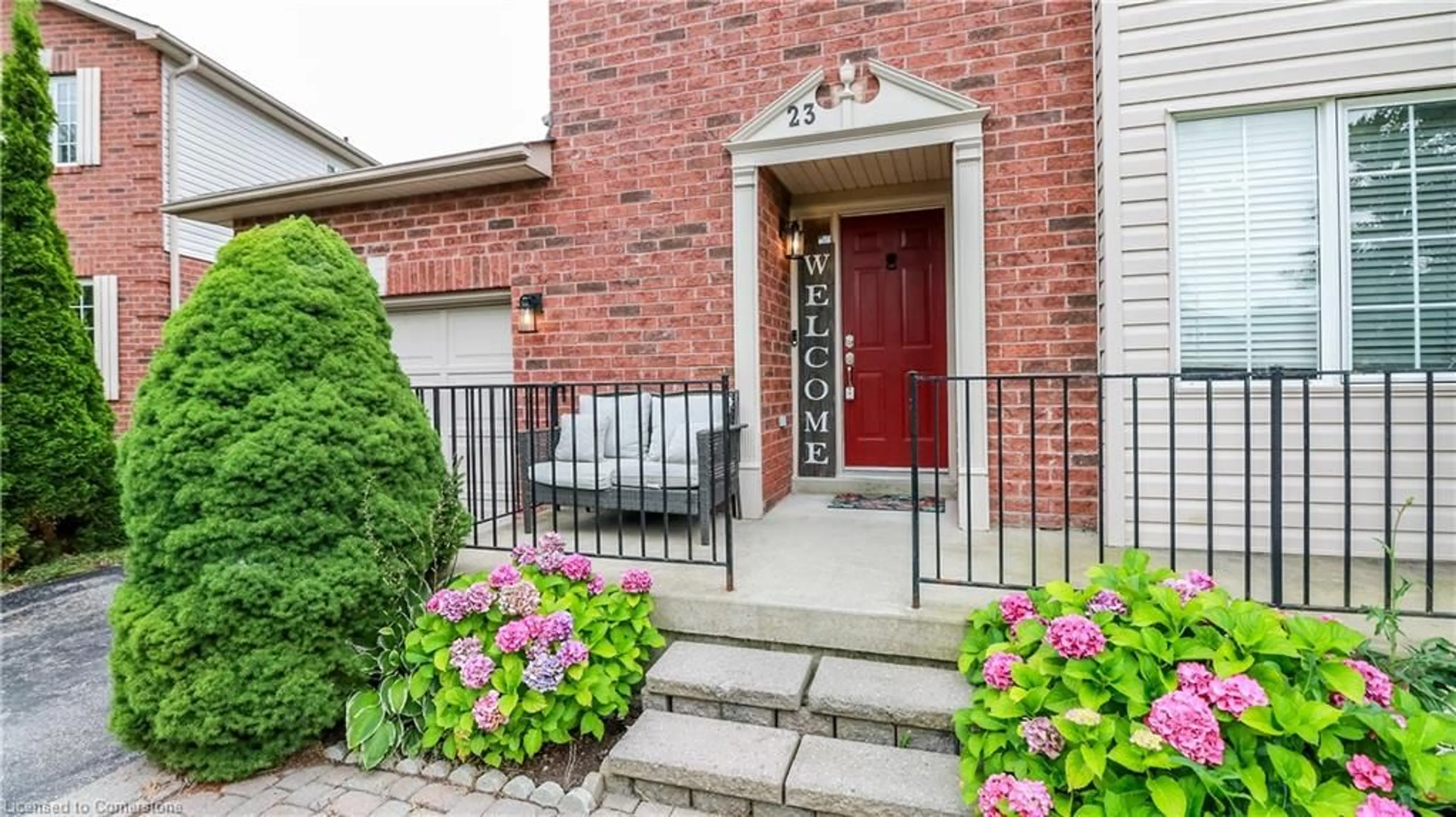 Indoor entryway, wood floors for 23 Wice Rd, Barrie Ontario L4N 8S4