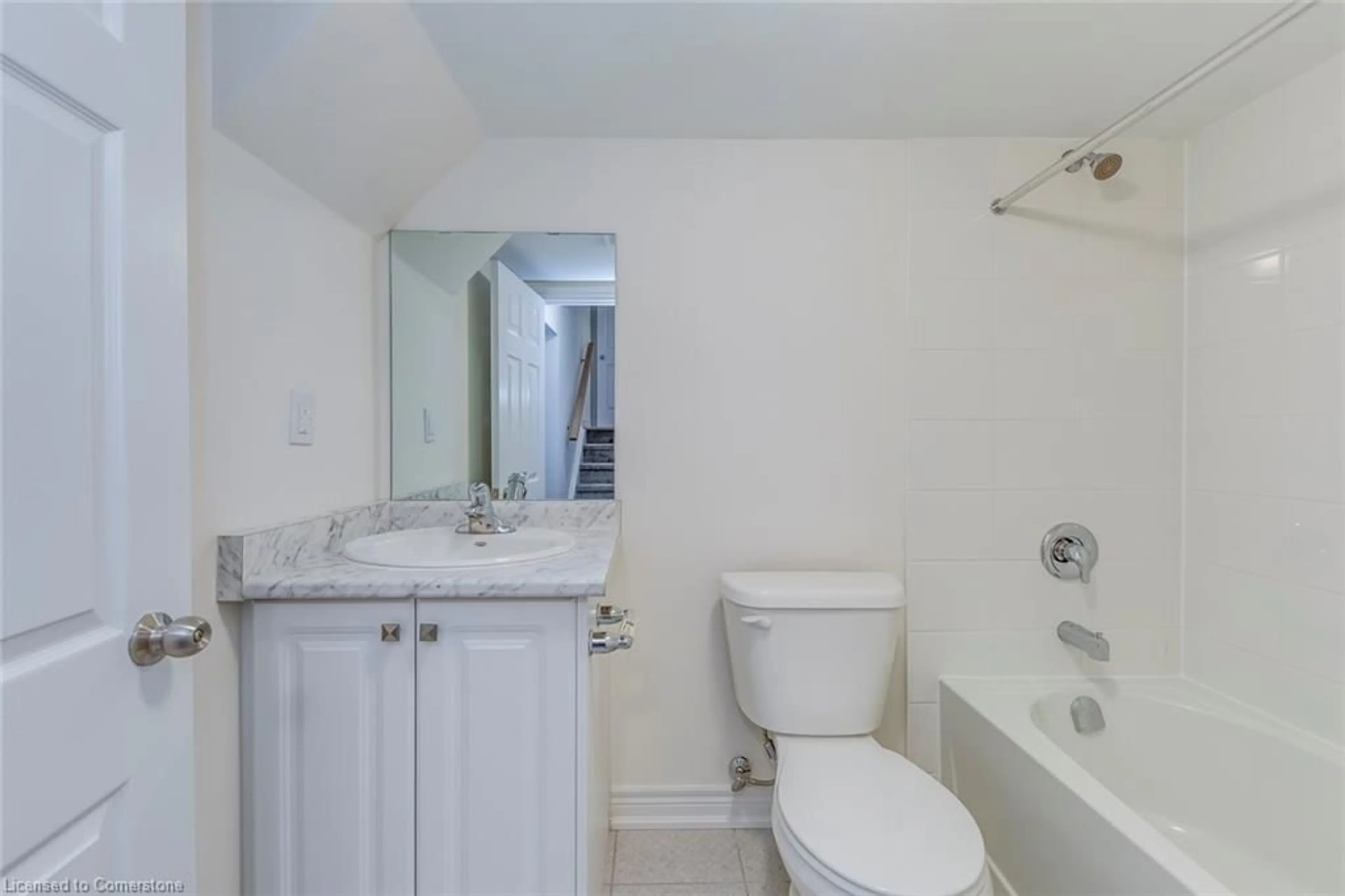 Standard bathroom, not visible floor for 3147 Goodyear Rd, Burlington Ontario L7M 1A2