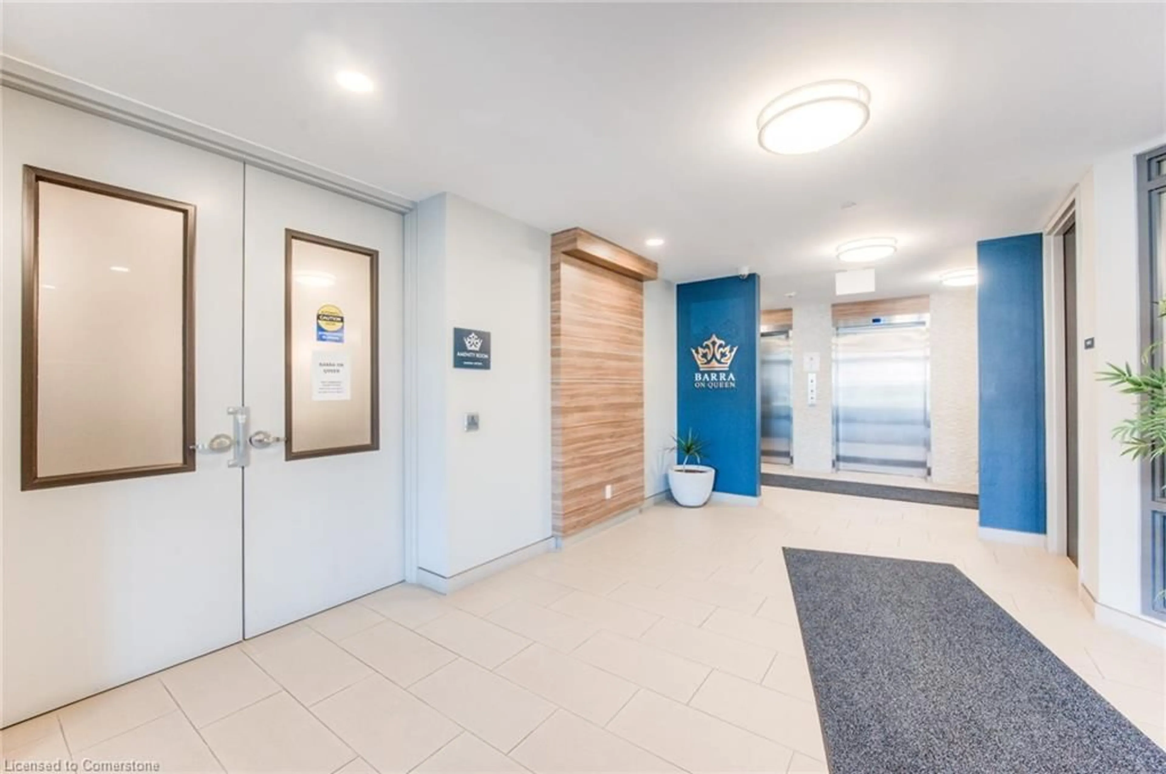 Indoor foyer, wood floors for 399 Queen St #202, Kitchener Ontario N2G 0C4