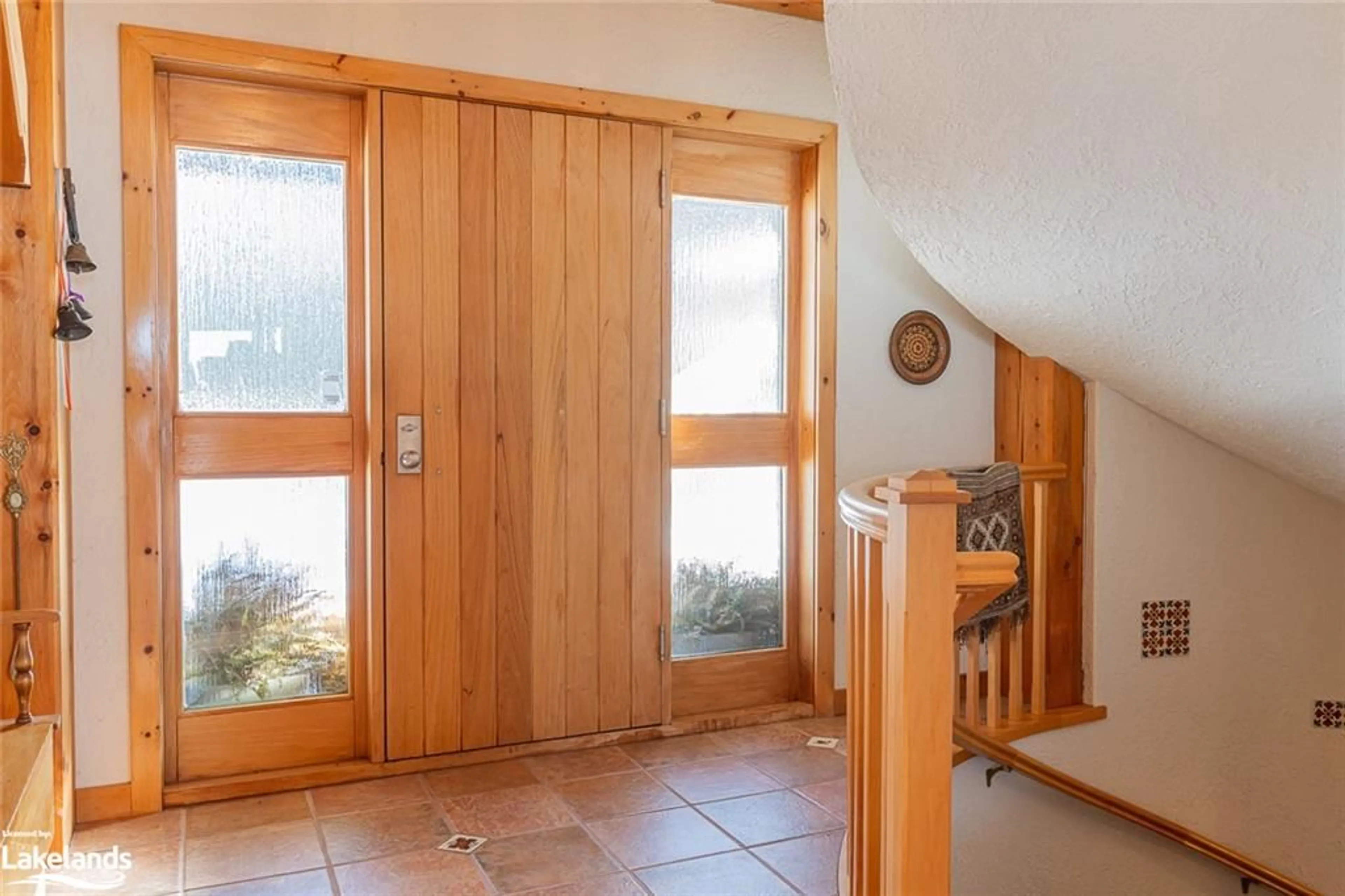 Indoor entryway, wood floors for 496083 Grey  2 Rd, The Blue Mountains Ontario N0H 1J0