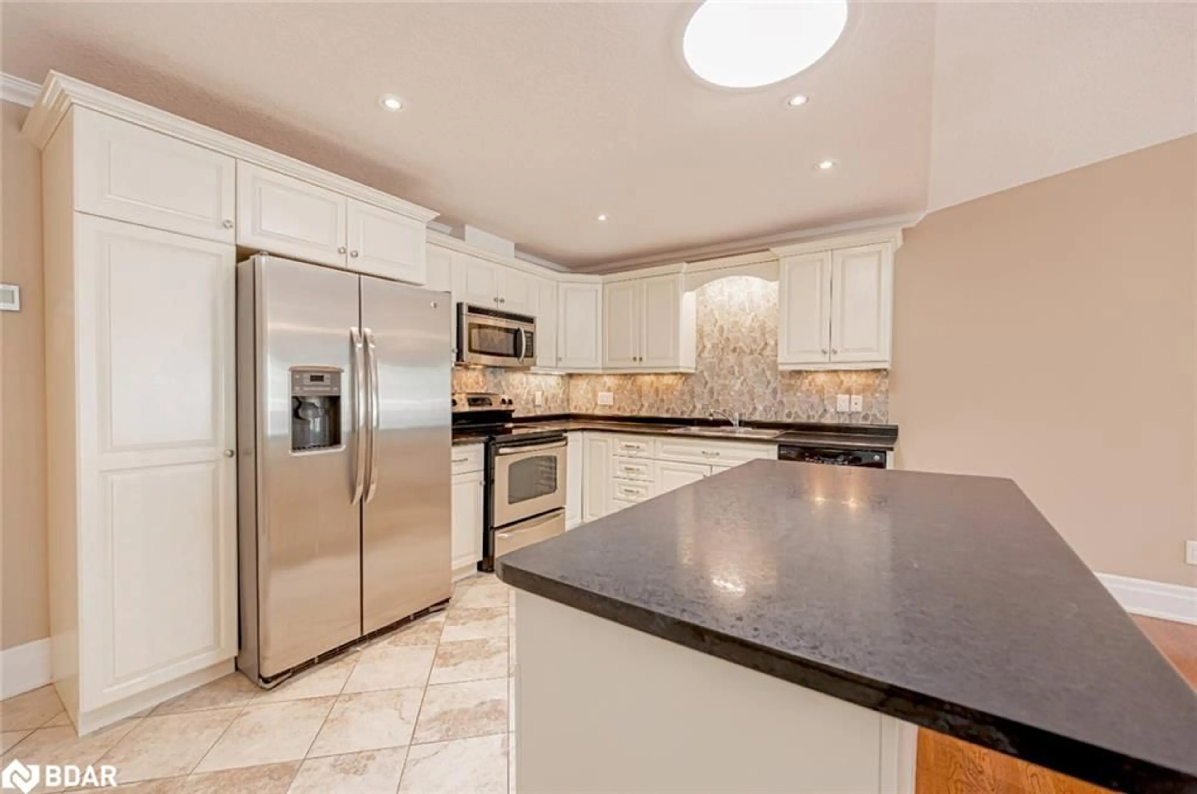 Contemporary kitchen, ceramic floors, cottage for 140 Greenway Dr, Wasaga Beach Ontario L9Z 0E6