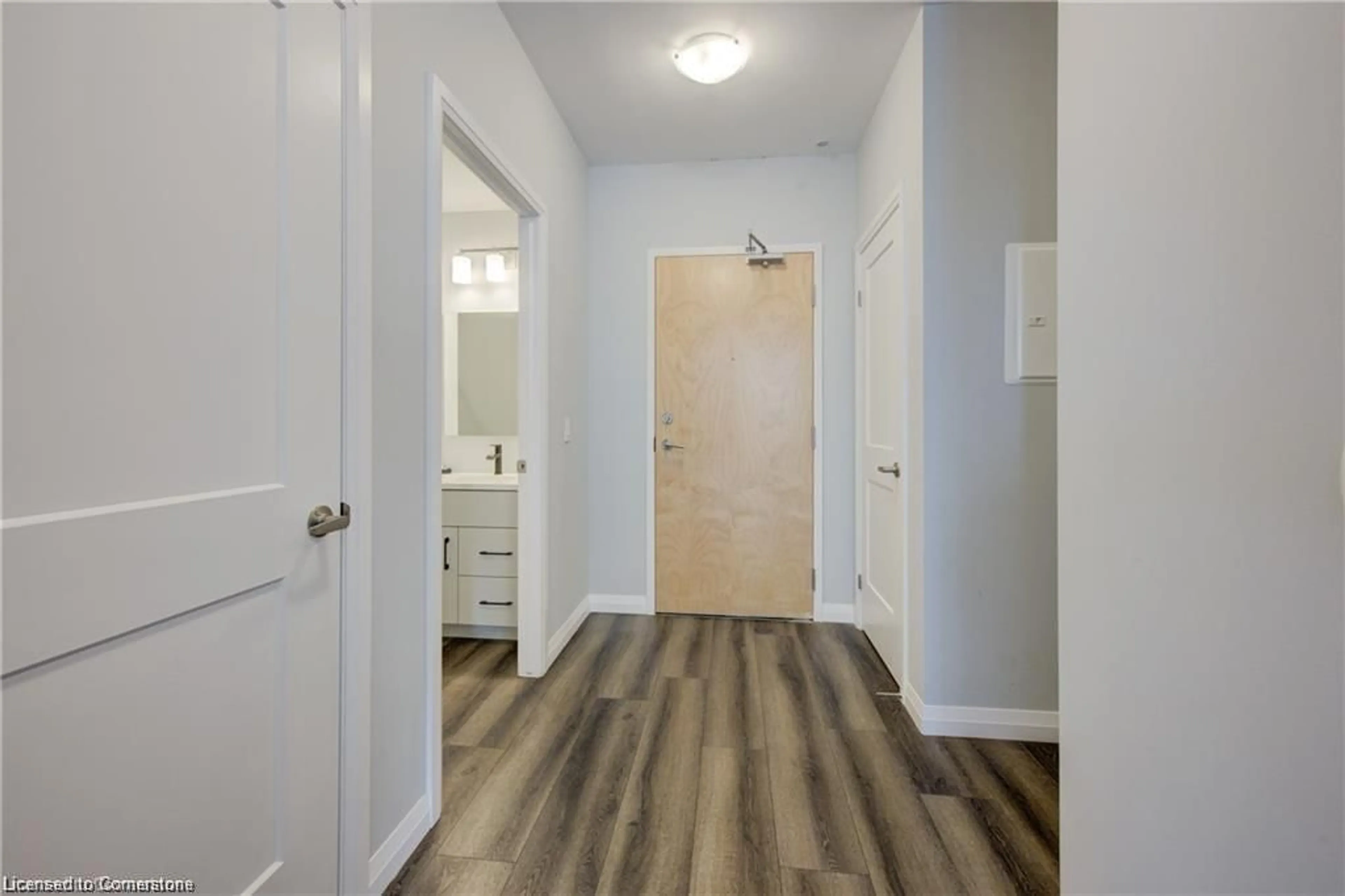 Indoor entryway, wood floors for 104 Garment St #2106, Kitchener Ontario N2G 0C8