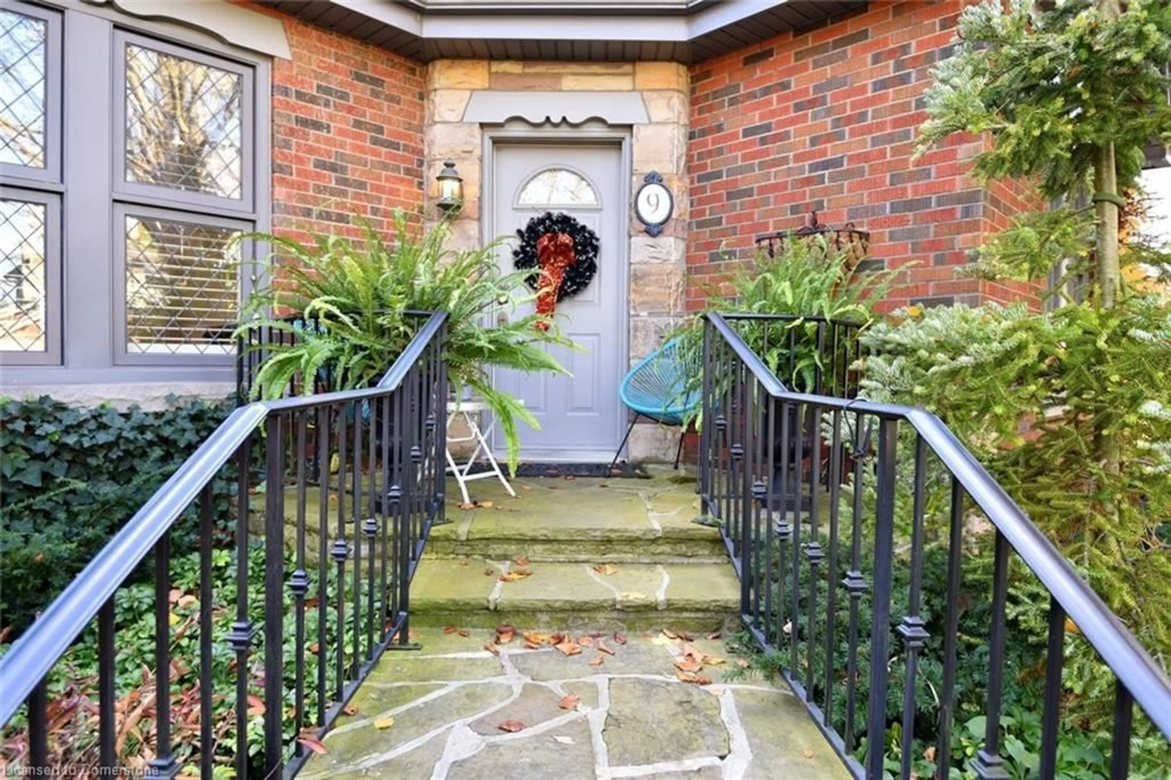 Indoor entryway, wood floors for 9 Rowanwood Ave, Dundas Ontario L9H 4C9