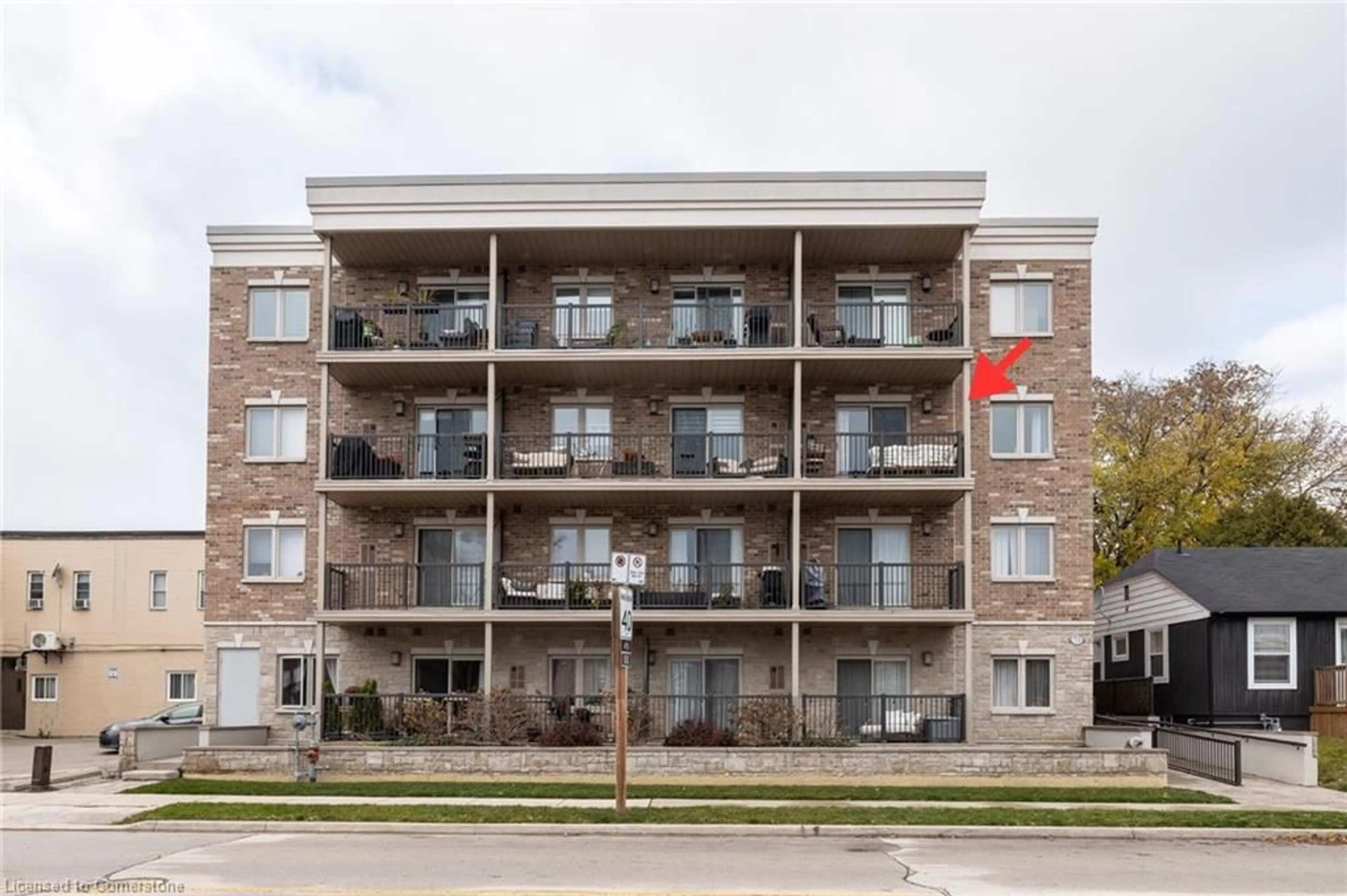 Patio, building for 73 Washington Ave #301, Oakville Ontario L6K 1W5