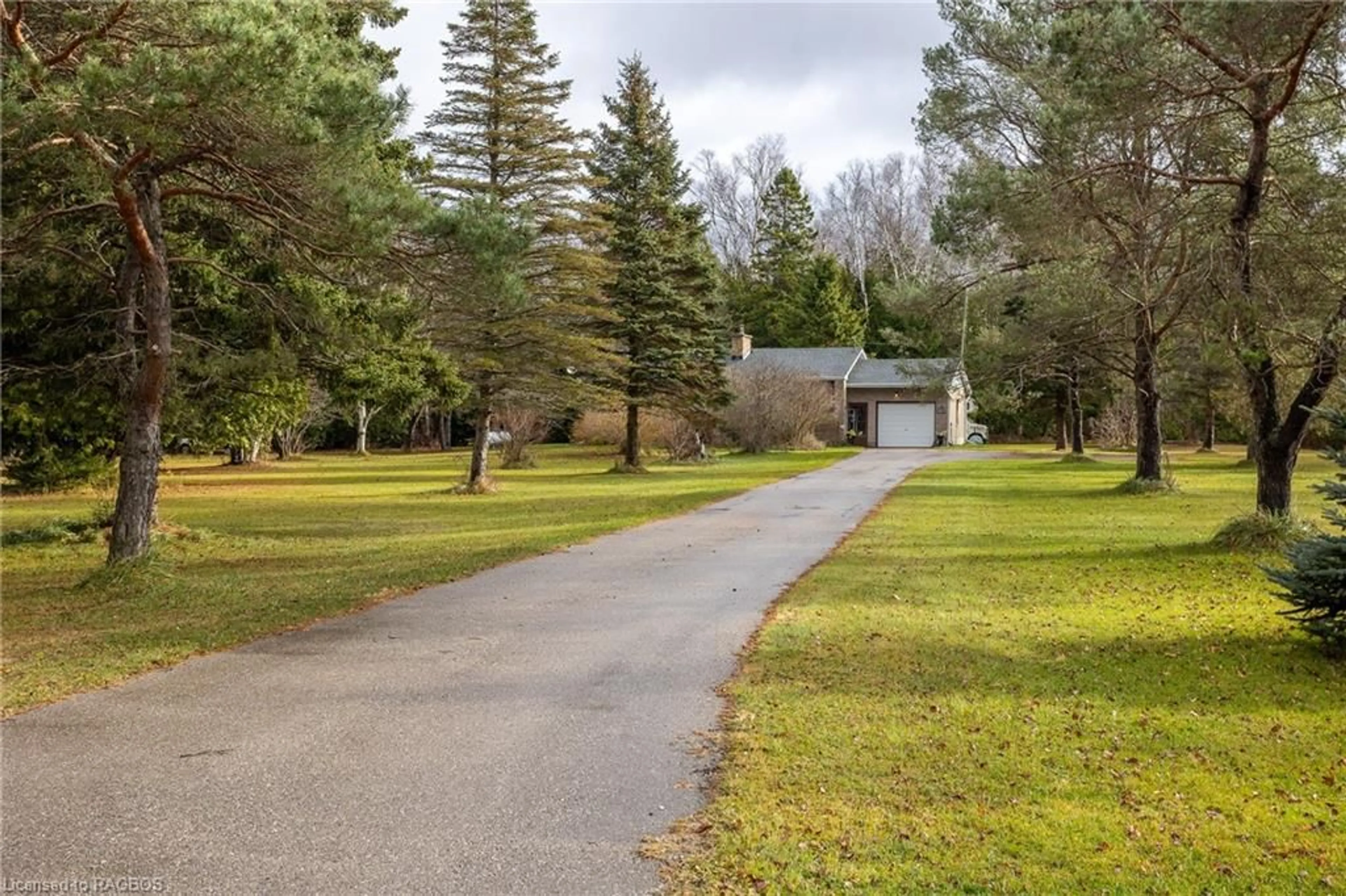 Patio, cottage for 564 Municipal Rd, Sauble Beach Ontario N0H 2G0