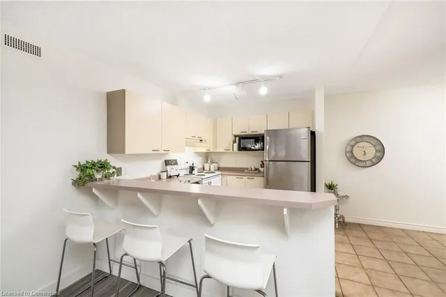 Additional property image - 2030 Cleaver Ave Unit 212