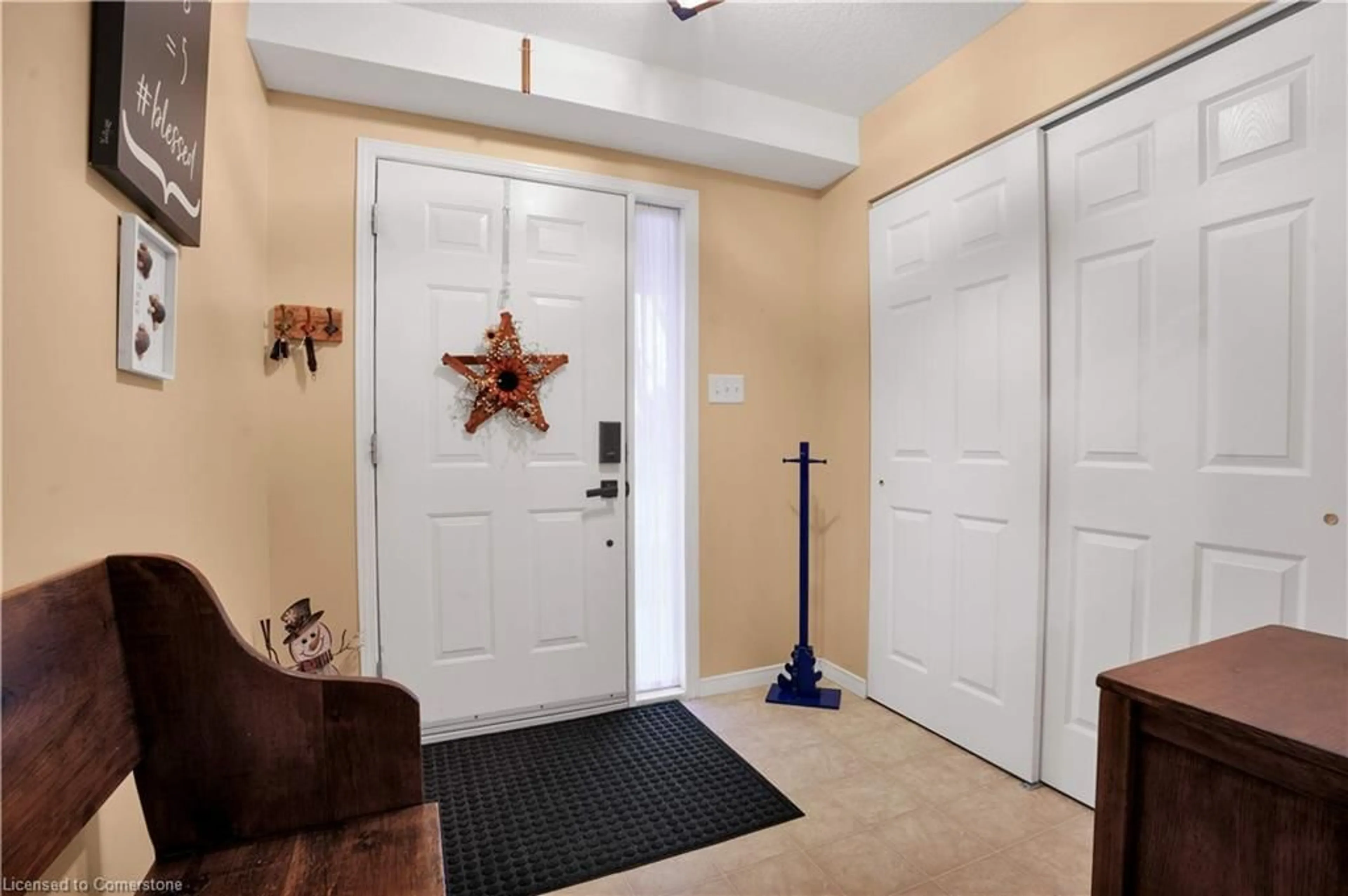 Indoor entryway, wood floors for 30 Bryan Crt #14, Kitchener Ontario N2A 4J5