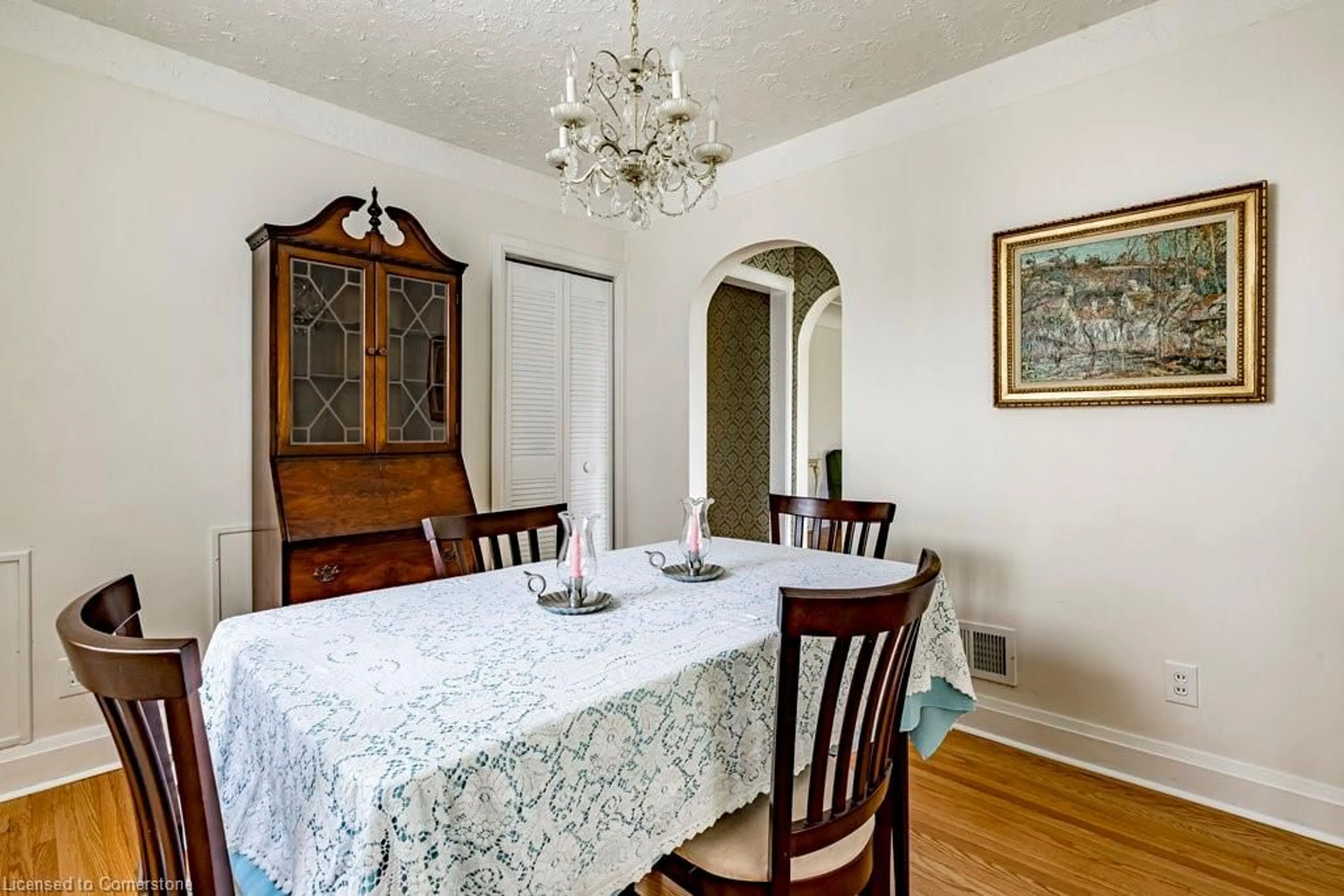 Dining room, wood floors, cottage for 45 West 4th St, Hamilton Ontario L9C 2M5