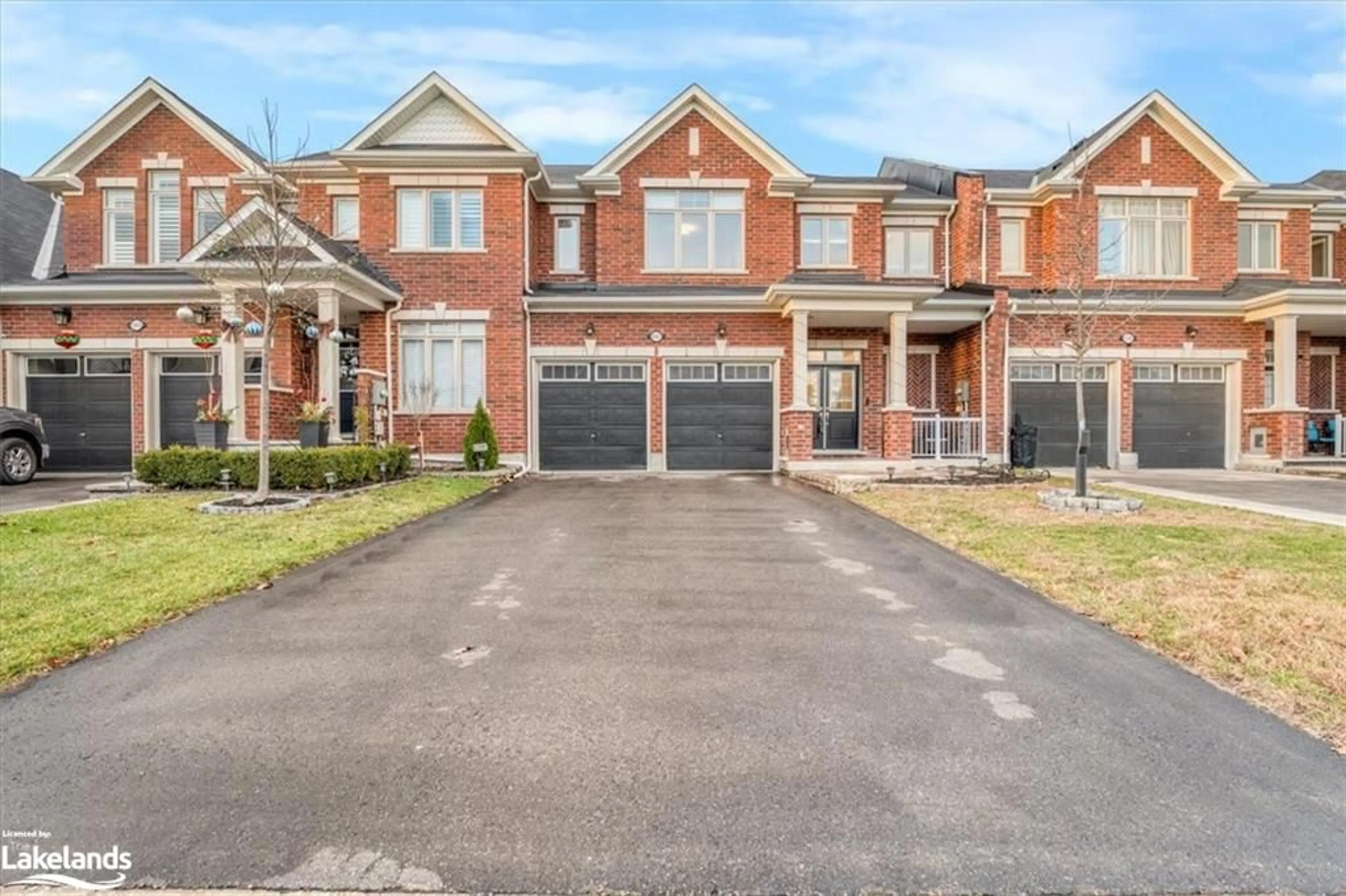 Home with brick exterior material for 141 Allegra Dr, Wasaga Beach Ontario L9Z 0H6