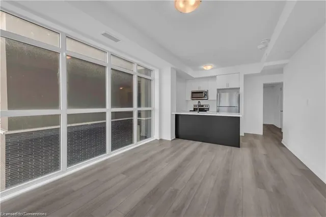 Additional property image - 460 Dundas St Unit 406