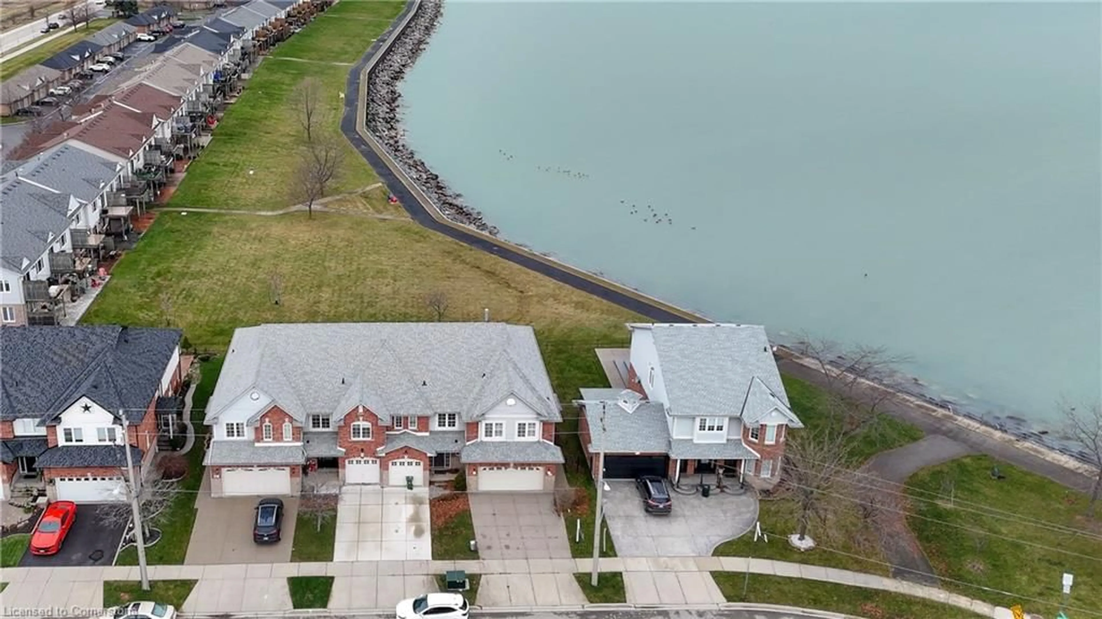 A pic from outside/outdoor area/front of a property/back of a property/a pic from drone, water/lake/river/ocean view for 487 Dewitt Rd, Stoney Creek Ontario L8E 5W8