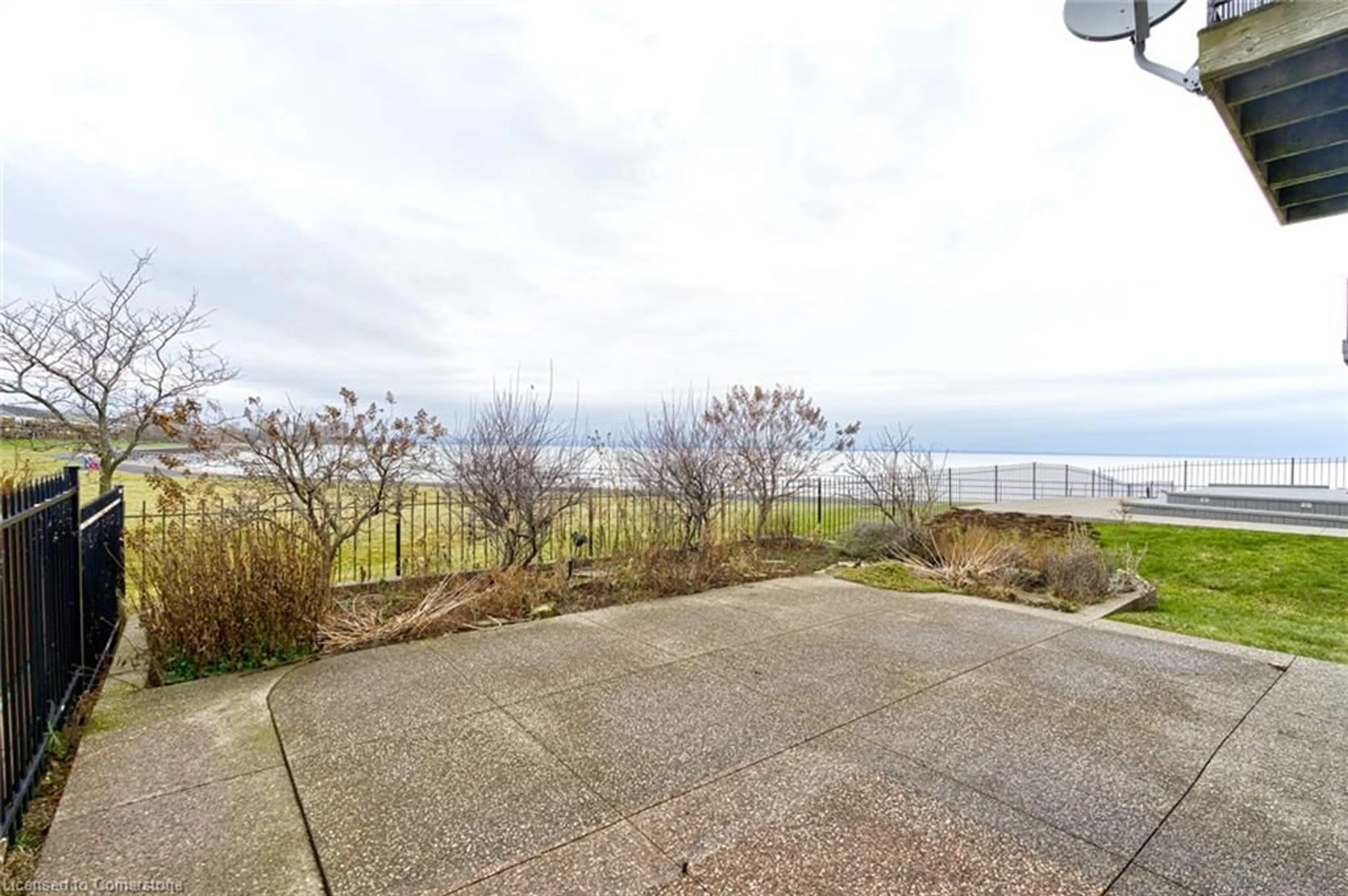 A pic from outside/outdoor area/front of a property/back of a property/a pic from drone, water/lake/river/ocean view for 487 Dewitt Rd, Stoney Creek Ontario L8E 5W8