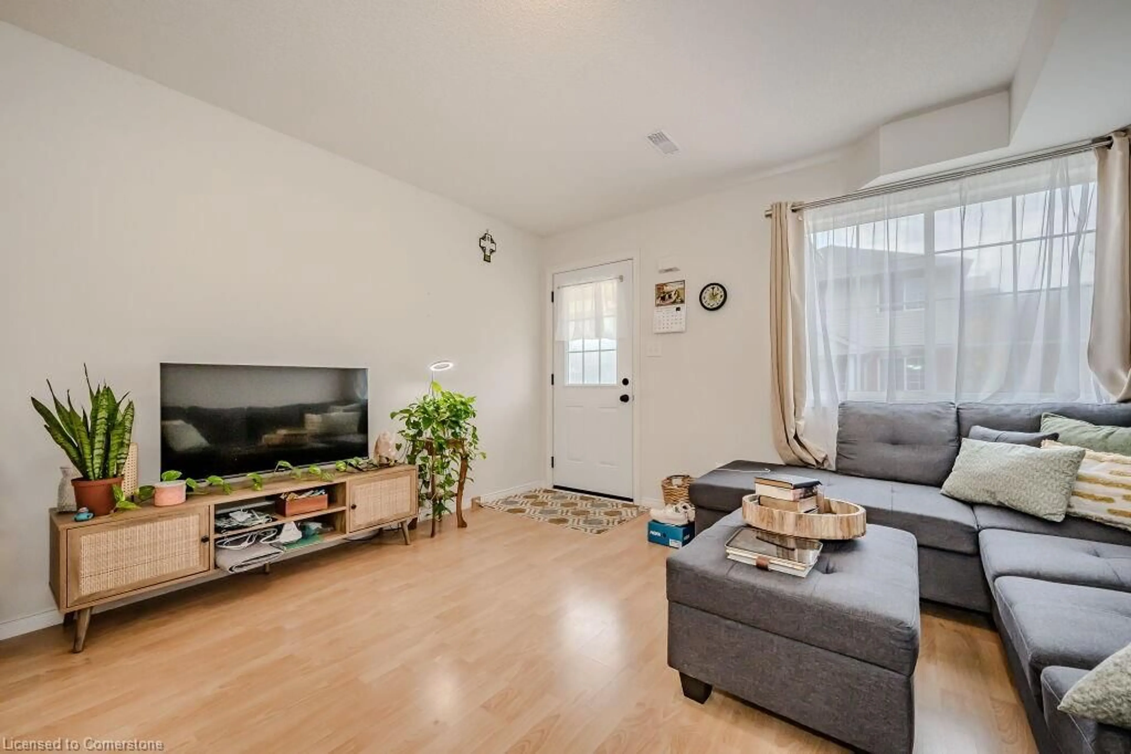 Living room, wood floors for 139 Brighton St #2B, Waterloo Ontario N2J 4Z5