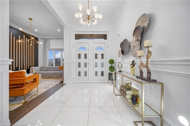 1 Grandville Cir, Paris 4
