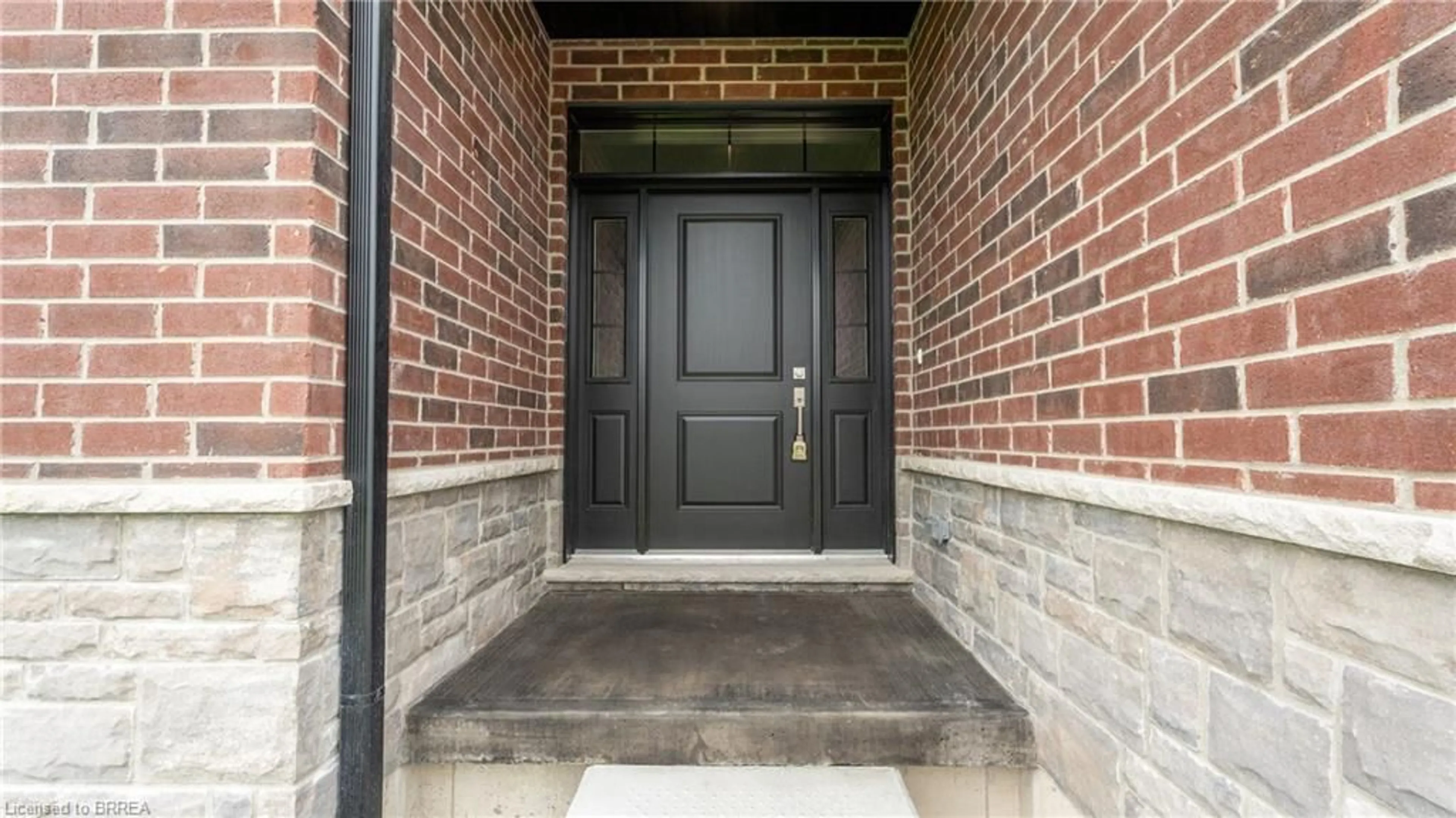 Indoor entryway, wood floors for 45 Vanrooy Trail, Waterford Ontario N0E 1Y0