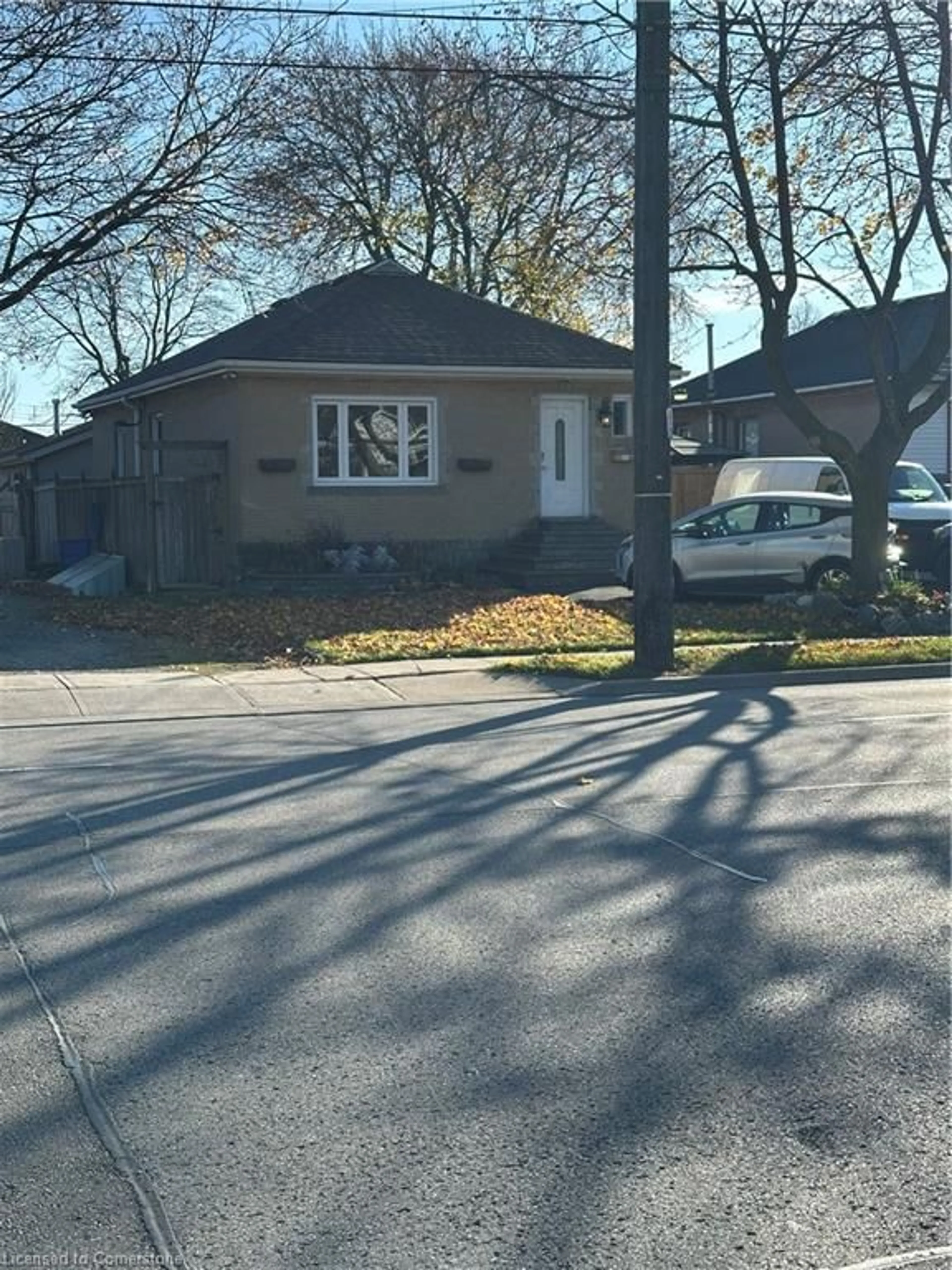 Frontside or backside of a home, the street view for 627 Upper Sherman Ave, Hamilton Ontario L8V 3M4