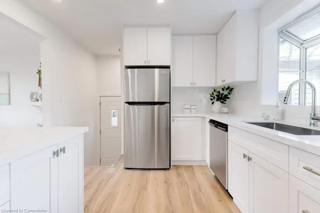 Additional property image - 5470 Randolph Cres