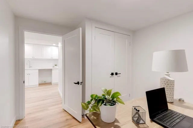 Additional property image - 5470 Randolph Cres