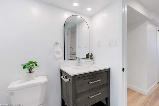 Additional property image - 5470 Randolph Cres