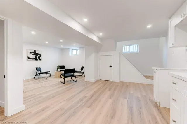 Additional property image - 5470 Randolph Cres