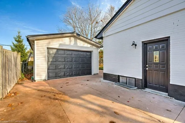 Additional property image - 5470 Randolph Cres