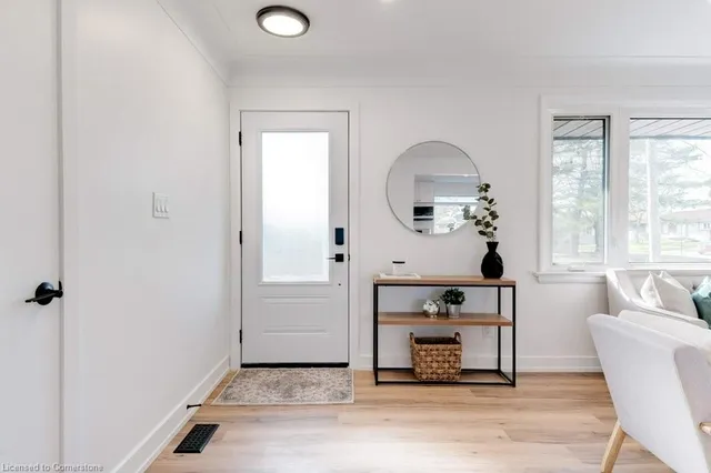 Additional property image - 5470 Randolph Cres