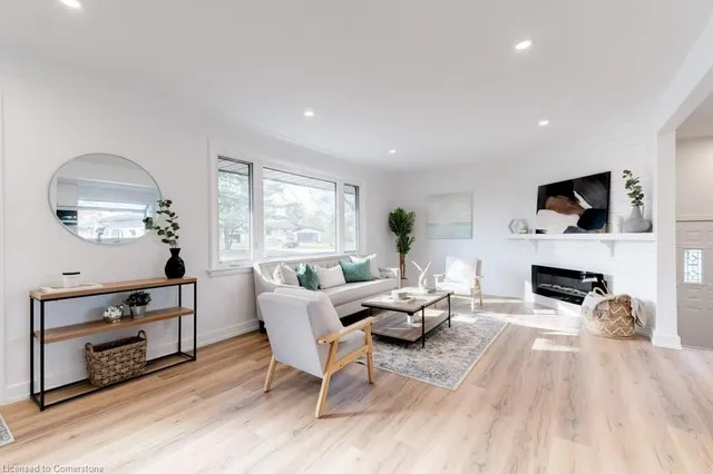 Additional property image - 5470 Randolph Cres