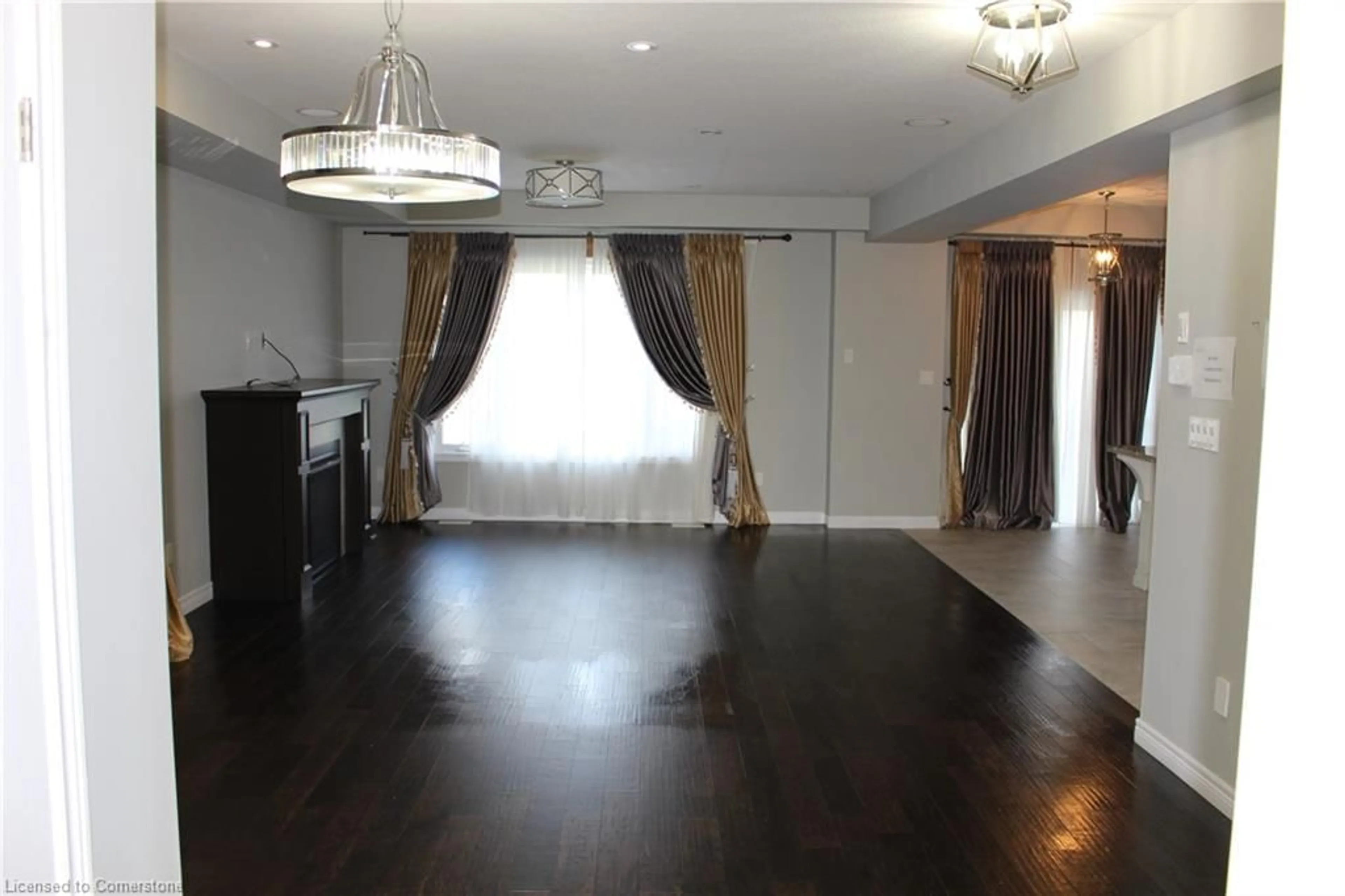 Media room, wood floors for 250 Nashville Cir, Hamilton Ontario L8G 5H4