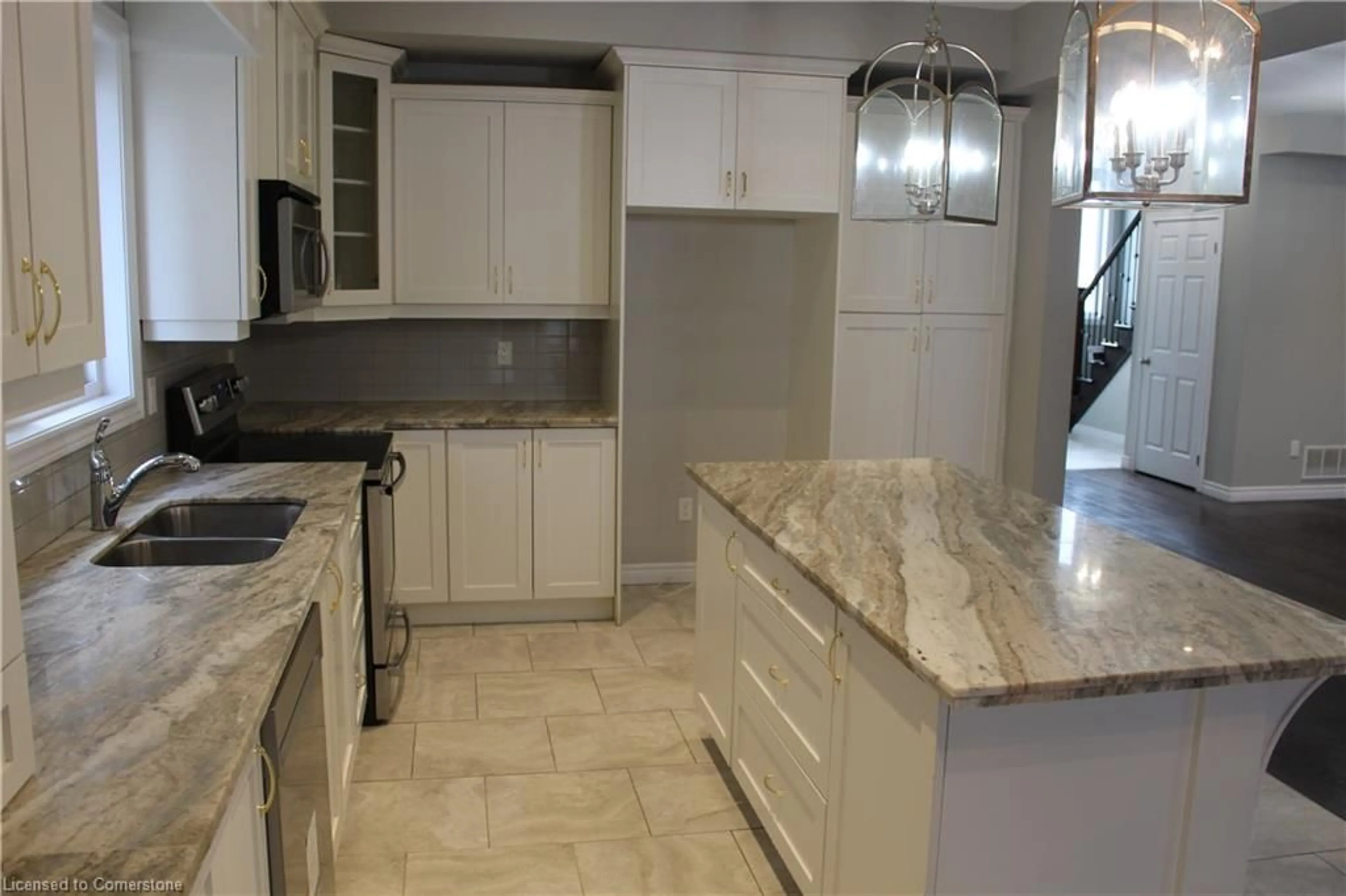 Kitchen, ceramic floors, cottage for 250 Nashville Cir, Hamilton Ontario L8G 5H4