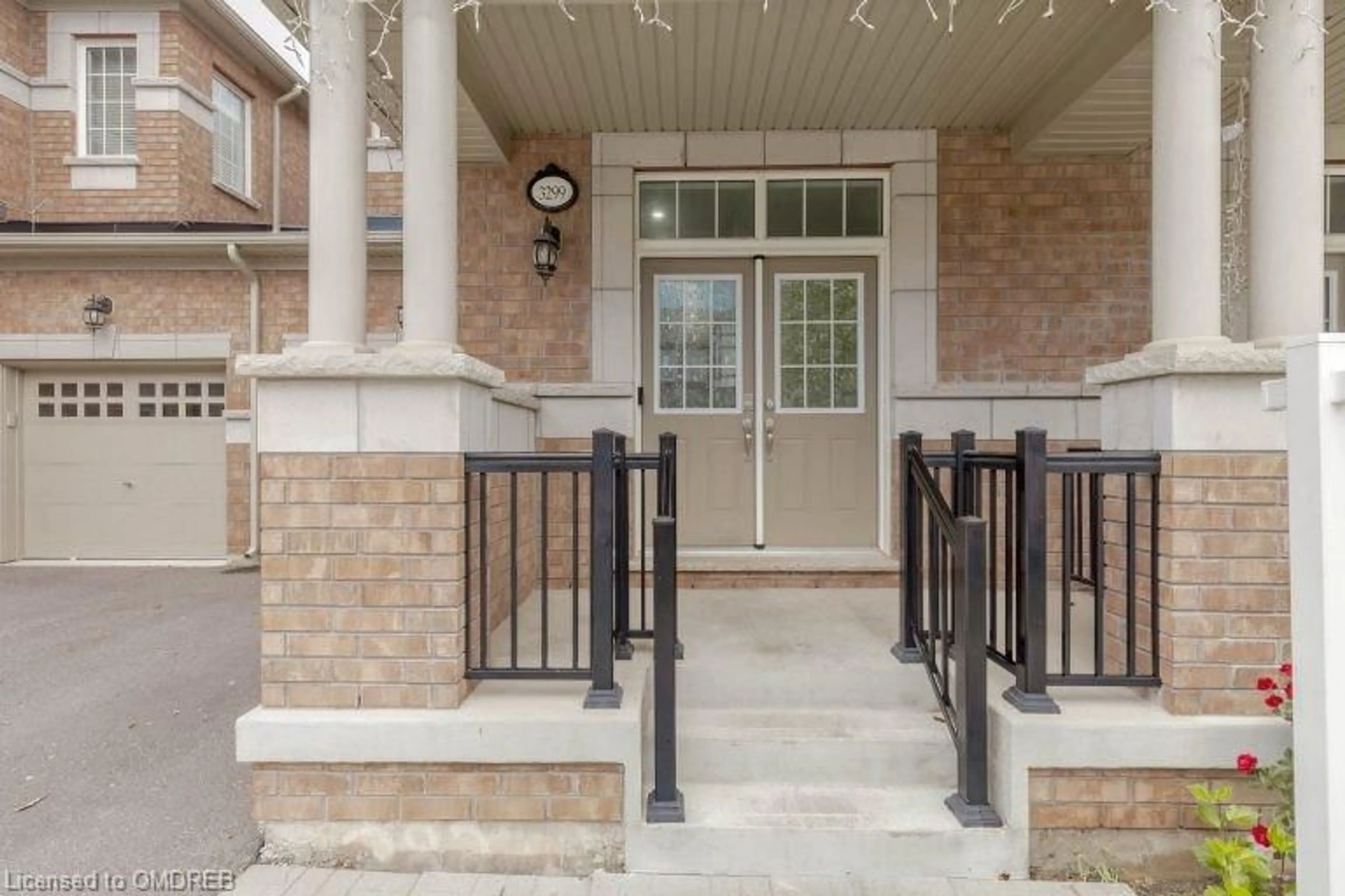 Indoor entryway, ceramic floors for 3299 Jacob Way, Oakville Ontario L6M 5J9