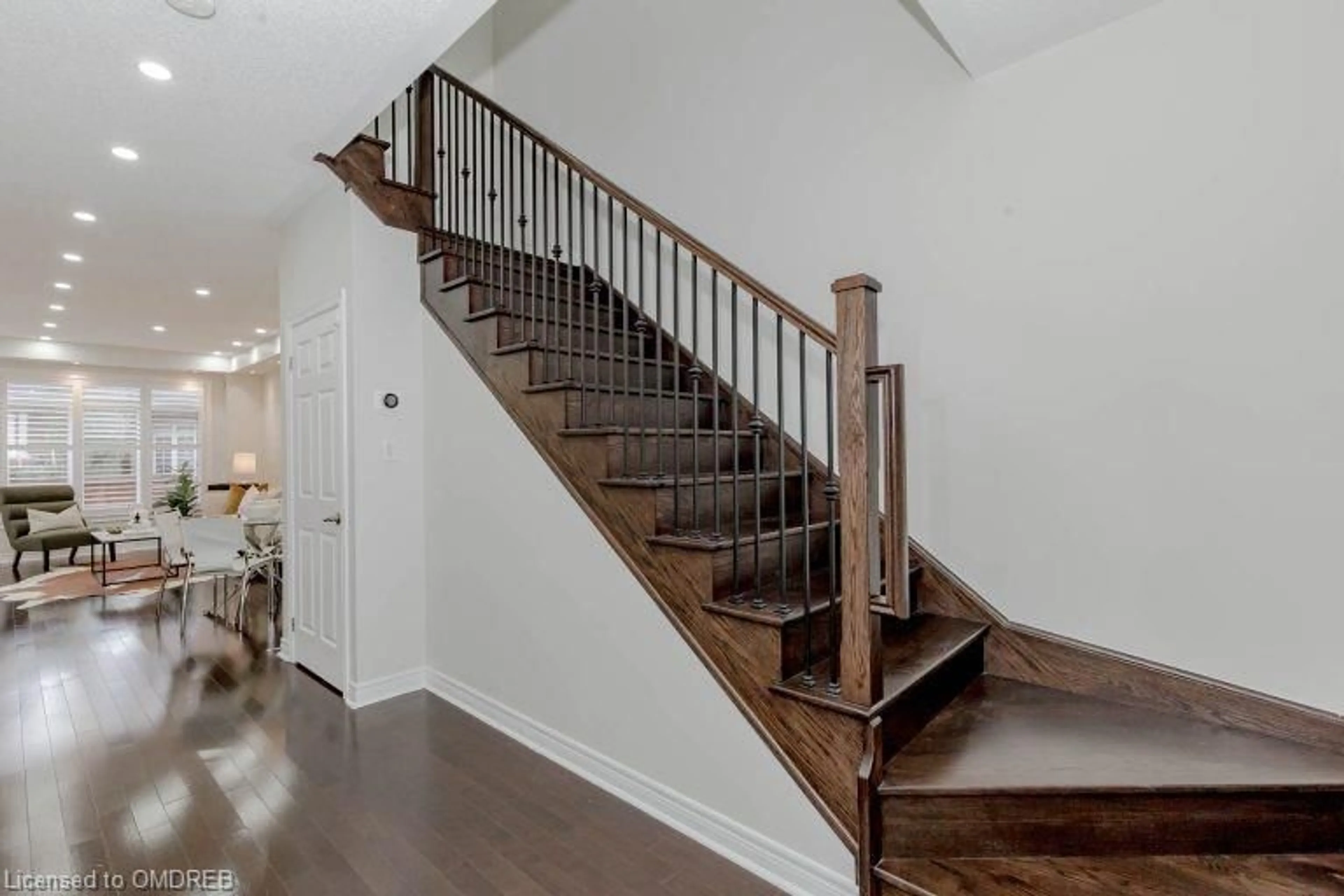 Stairs for 3299 Jacob Way, Oakville Ontario L6M 5J9