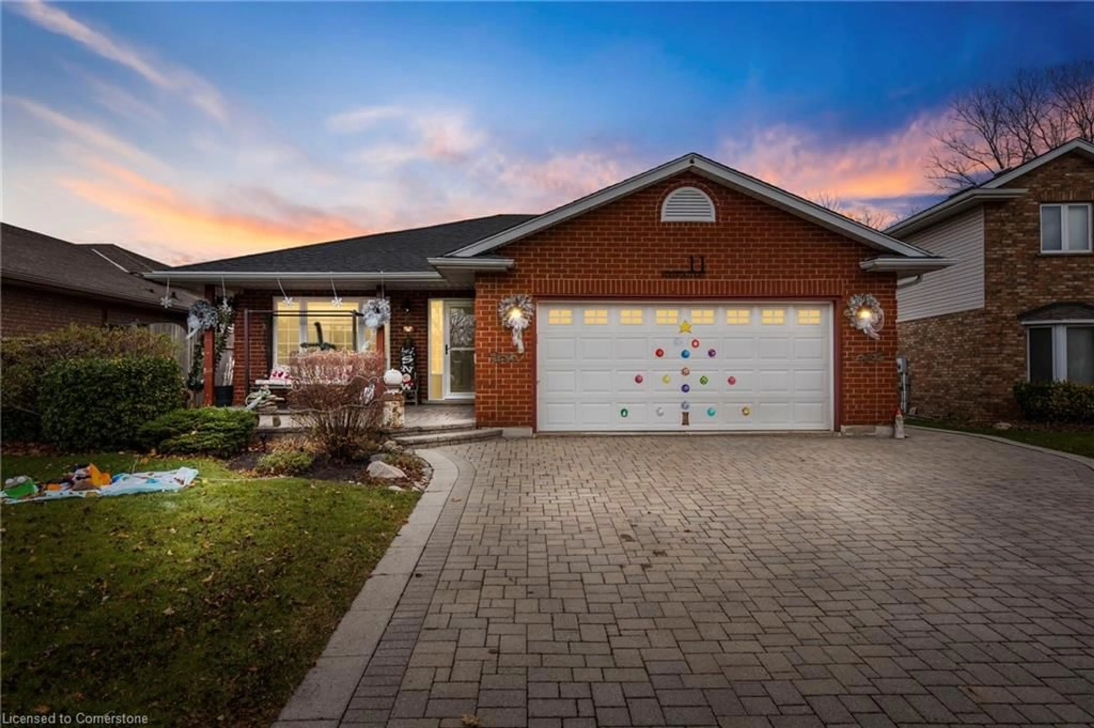 Home with brick exterior material for 11 Miranda Crt, Welland Ontario L3C 7C7