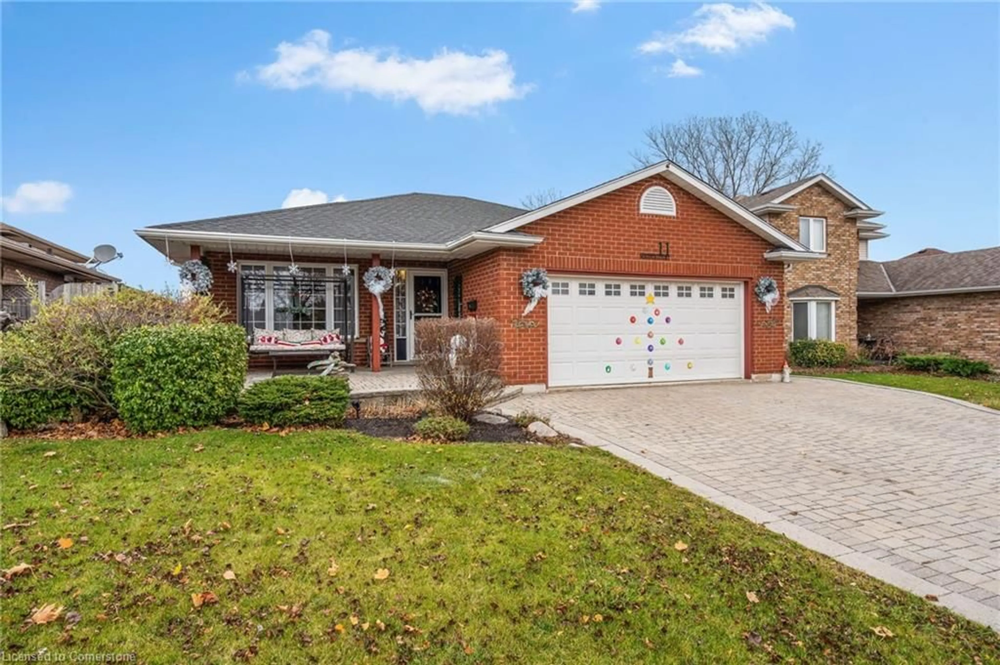 Home with brick exterior material for 11 Miranda Crt, Welland Ontario L3C 7C7