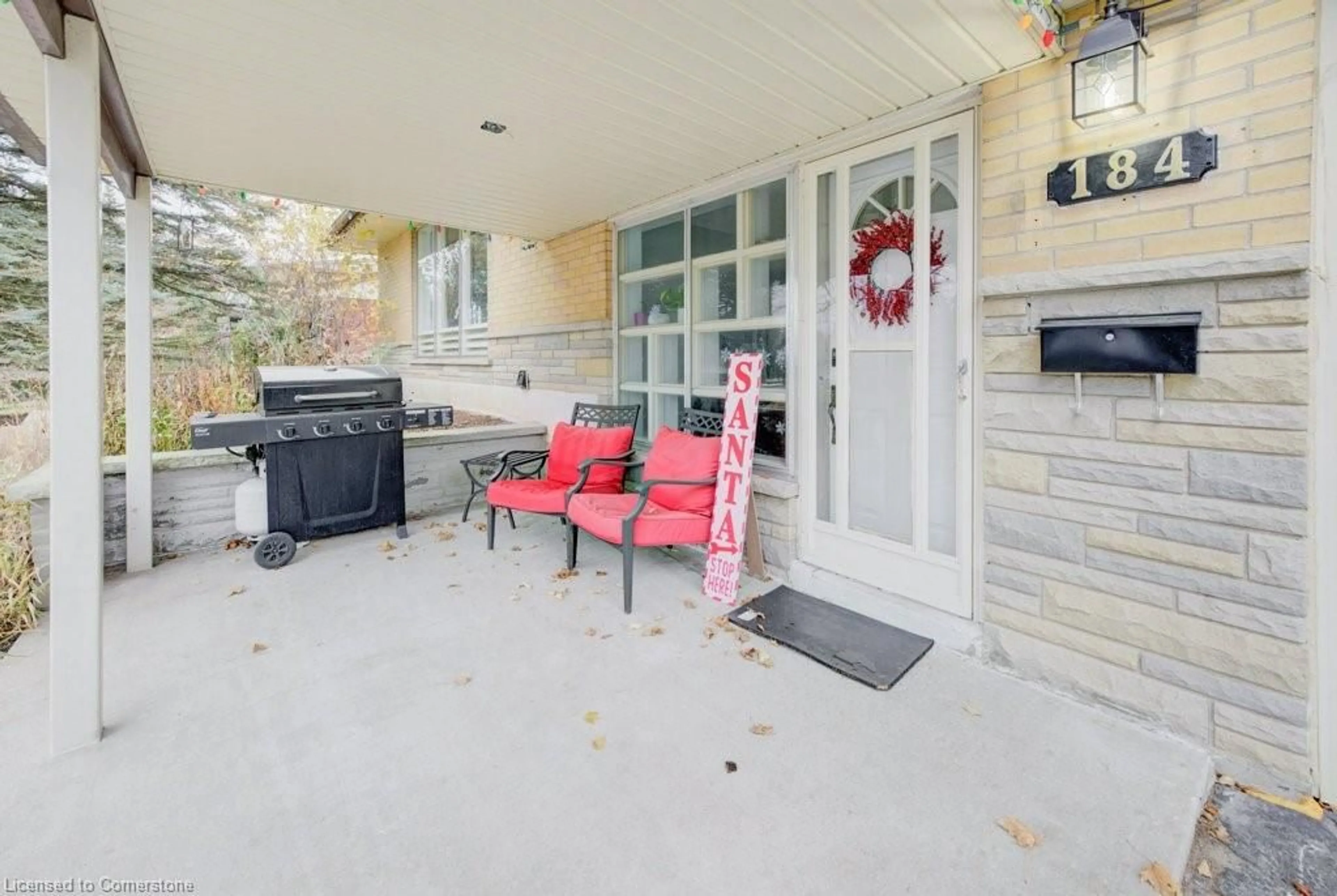 Patio, cottage for 184 Gatewood Rd, Kitchener Ontario N2M 4E4