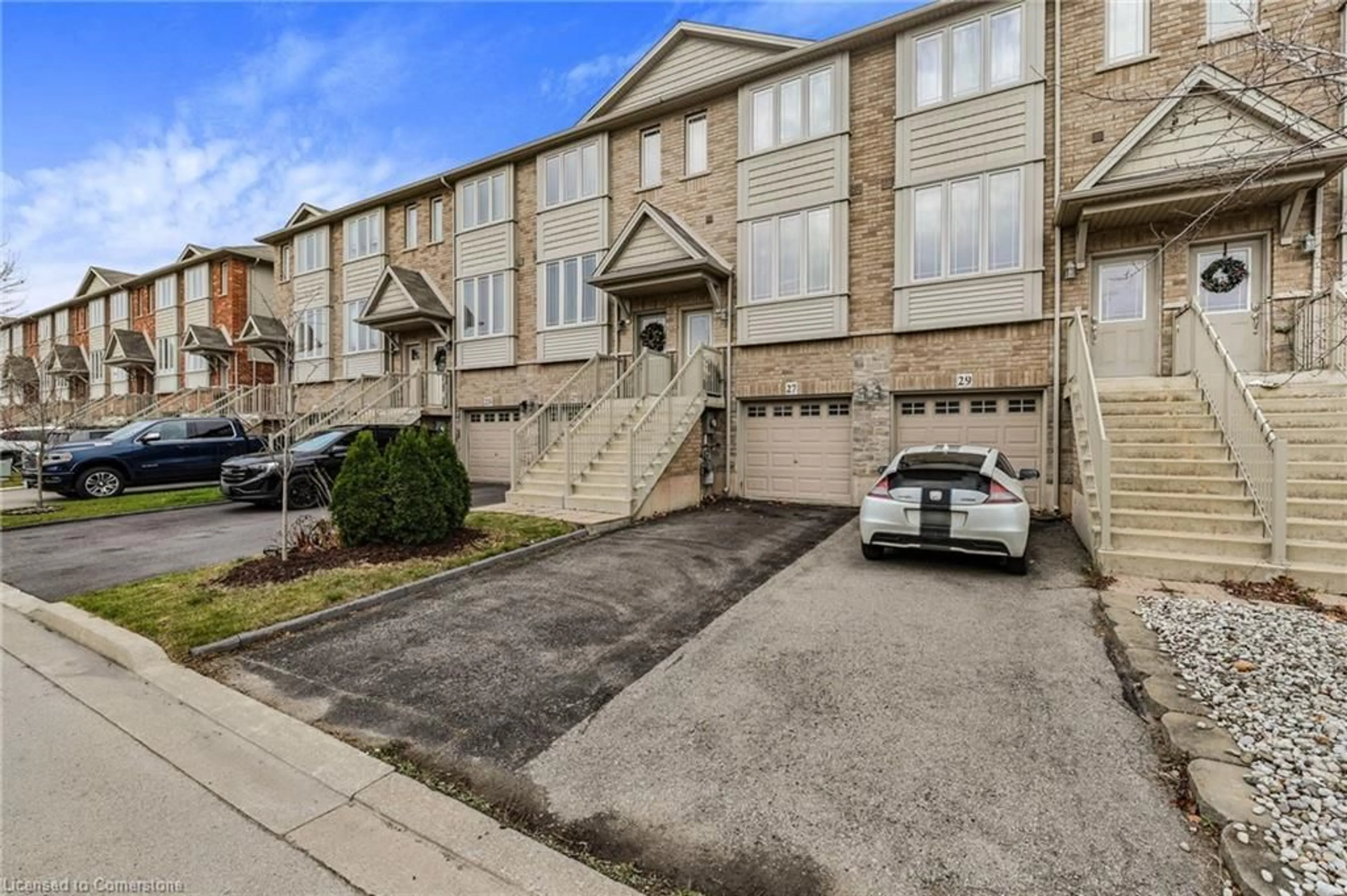 A pic from exterior of the house or condo, the street view for 27 Edenrock Dr, Hamilton Ontario L8E 0G6