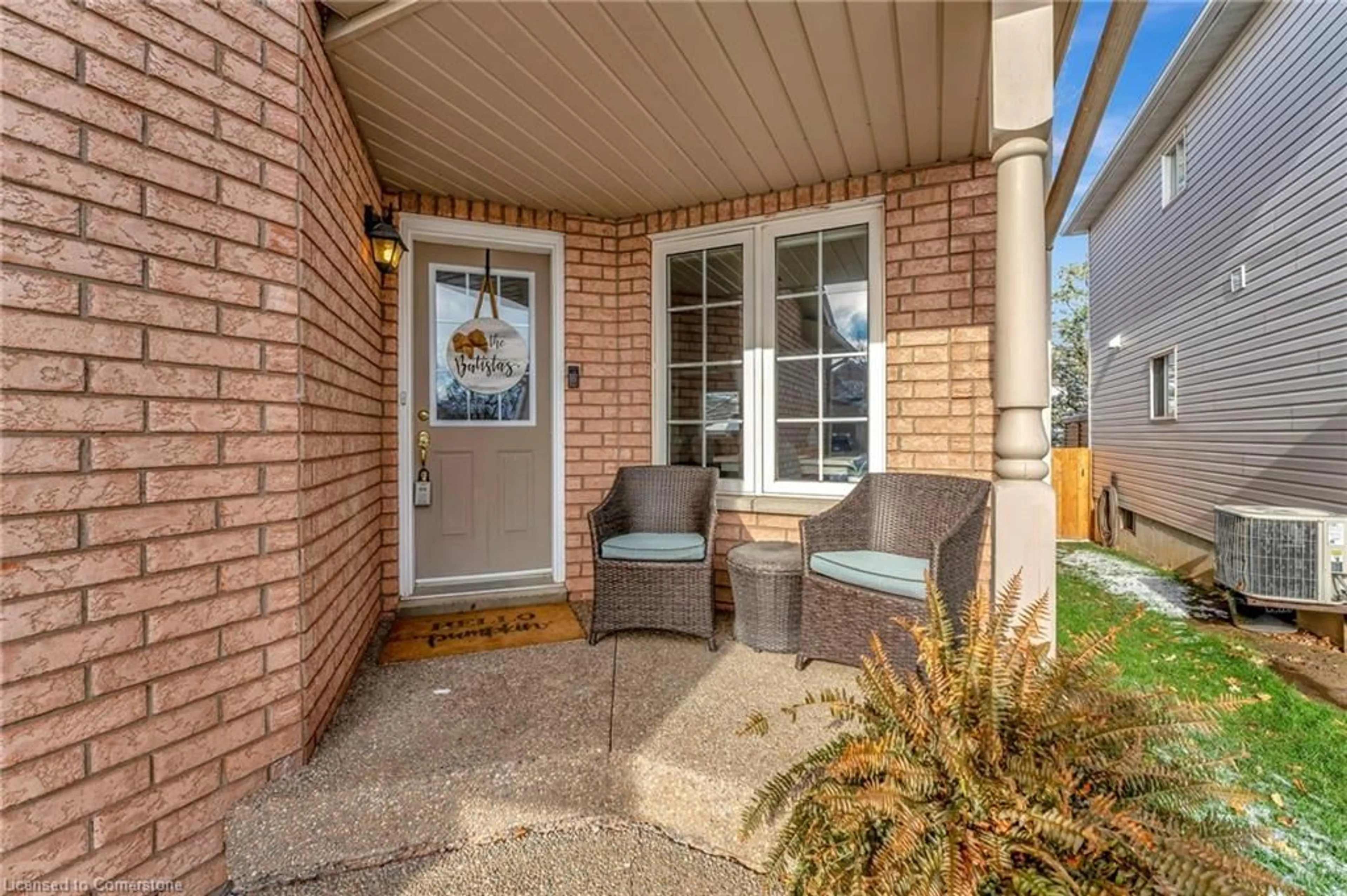 Patio, cottage for 120 Wheatland Dr, Cambridge Ontario N1P 1E2