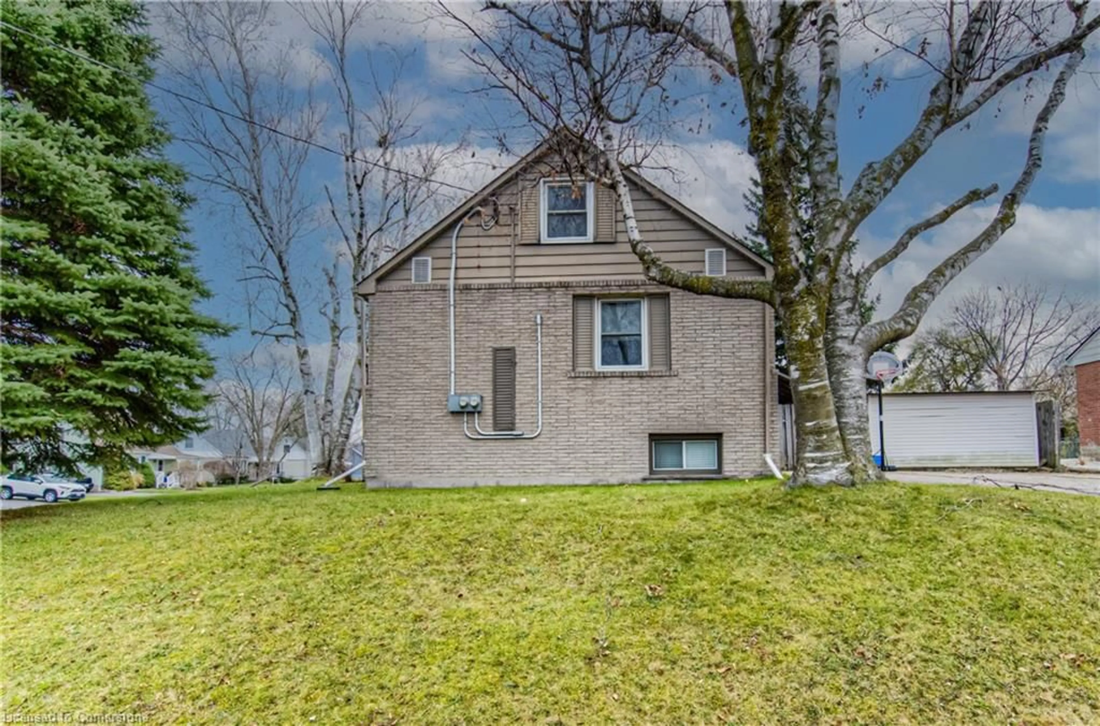 Frontside or backside of a home, cottage for 119 Walker St, Kitchener Ontario N2A 1S4