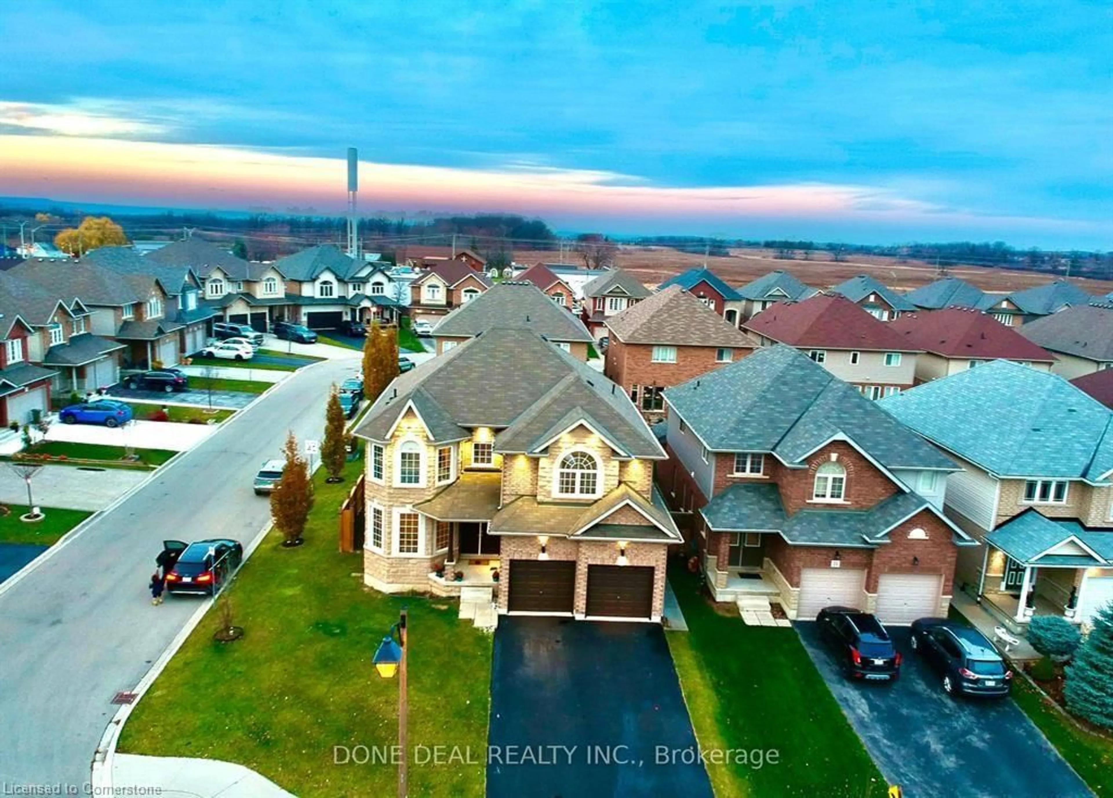 Frontside or backside of a home, the street view for 21 Bellagio Ave, Hamilton Ontario L0R 1P0