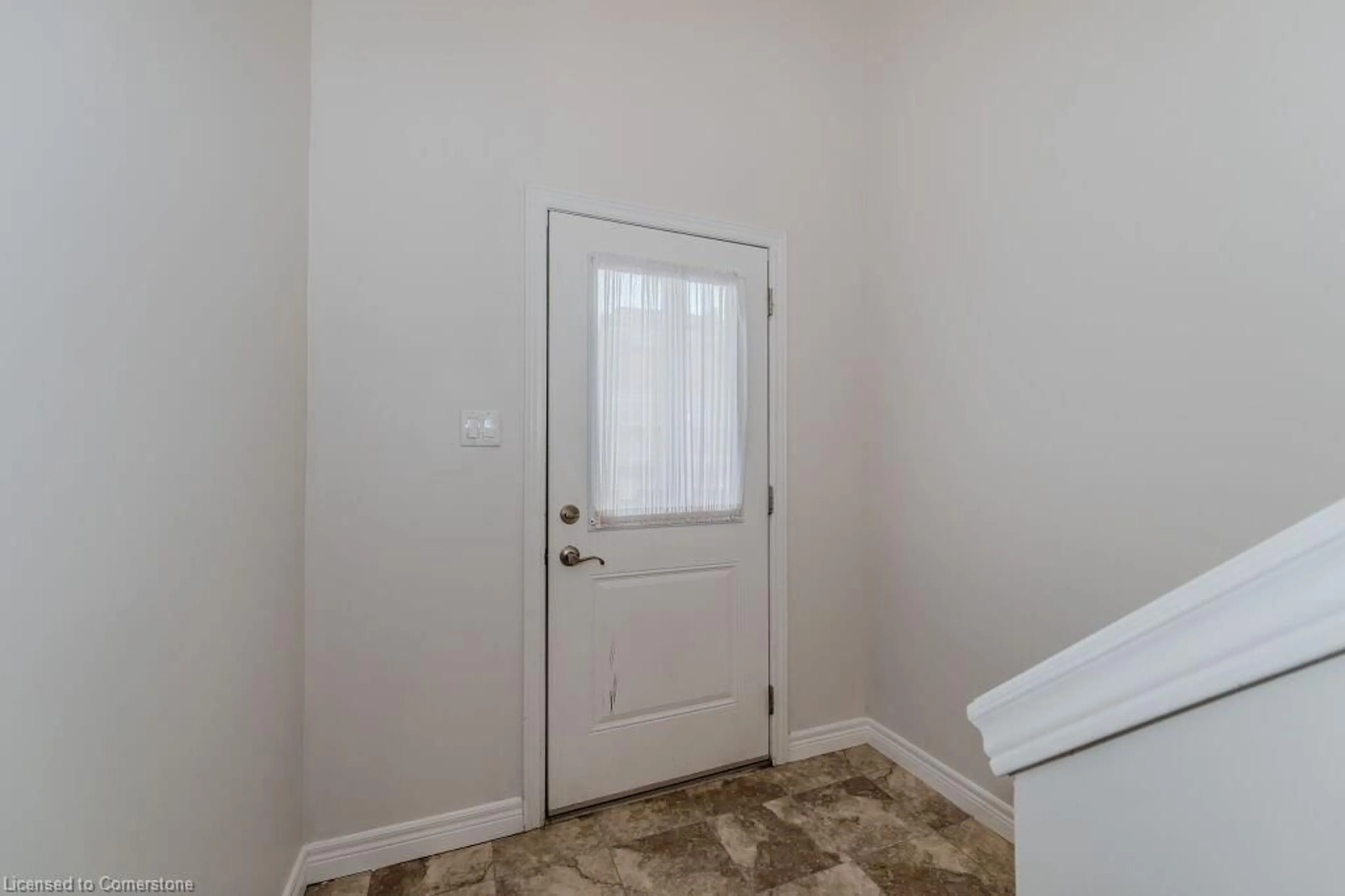 Indoor entryway, unknown floor for 70 Willowrun Dr #88, Kitchener Ontario N2A 0H5