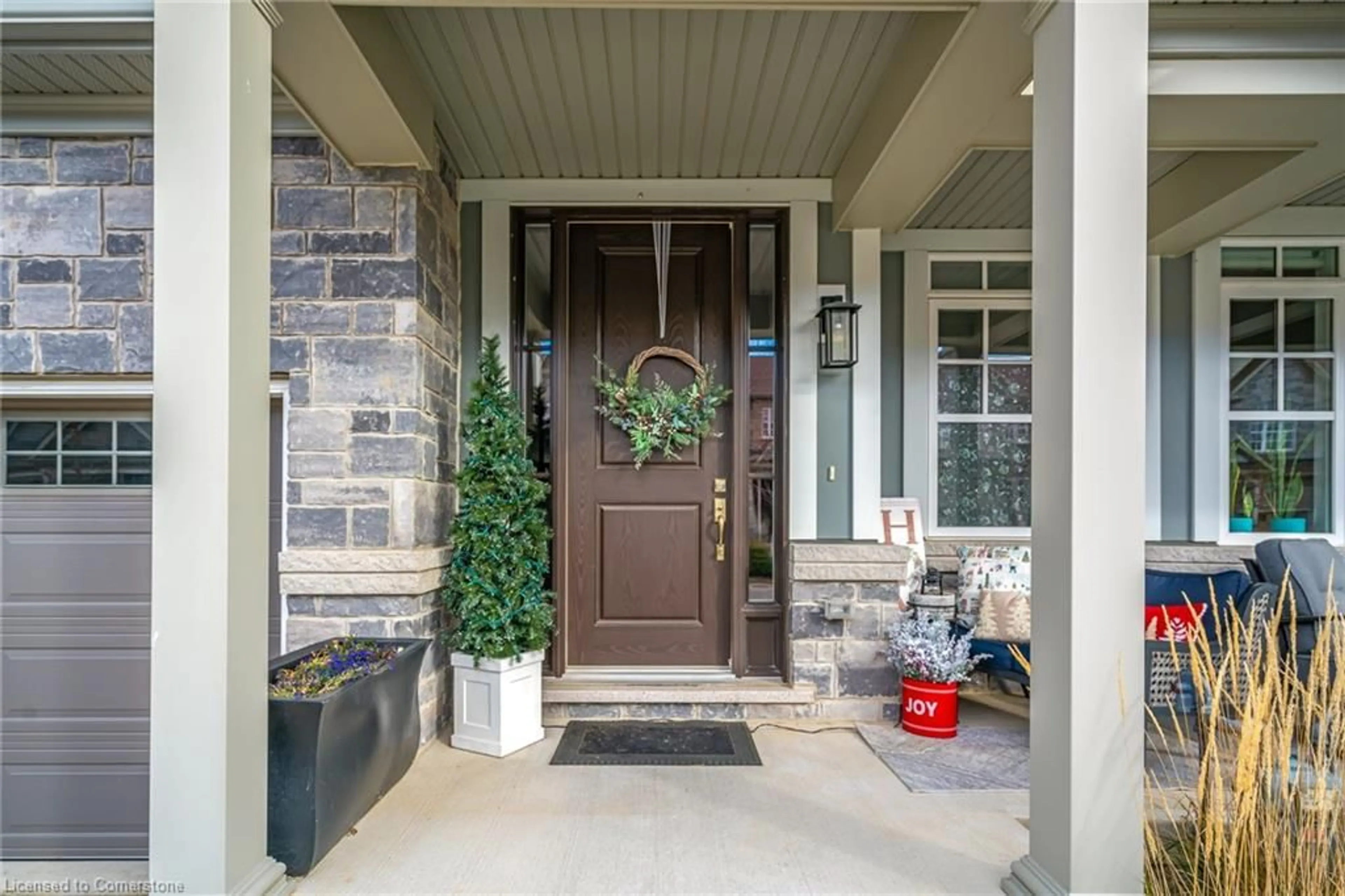 Indoor entryway, wood floors for 43 Windsor Circle, Niagara-on-the-Lake Ontario L0S 1J0