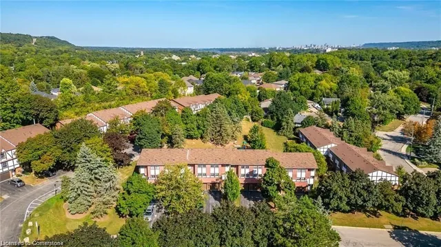 Additional property image - 89 Larraine Ave