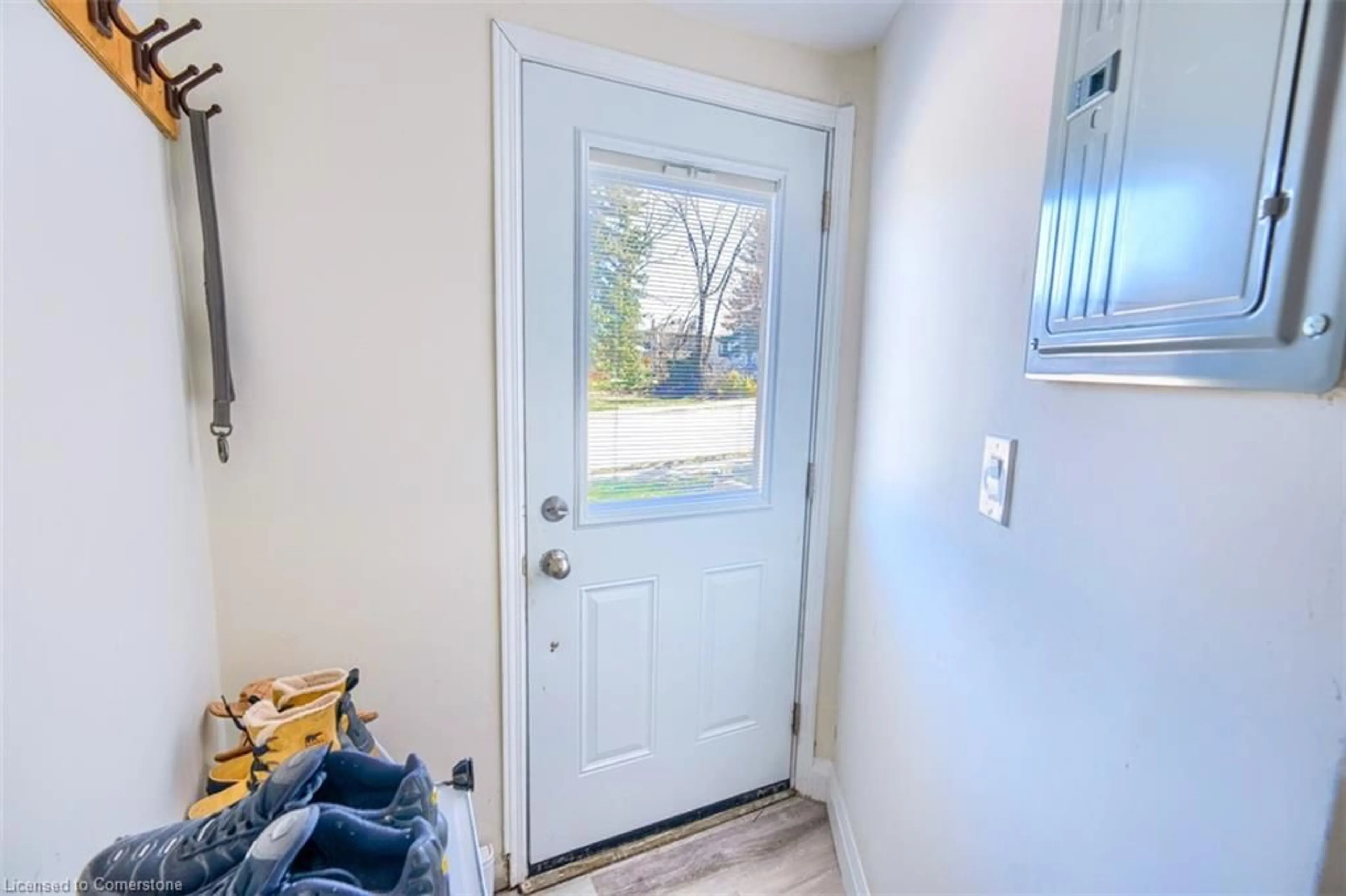 Indoor entryway, not visible floor for 18 Ewing St, Georgetown Ontario L7G 2P7