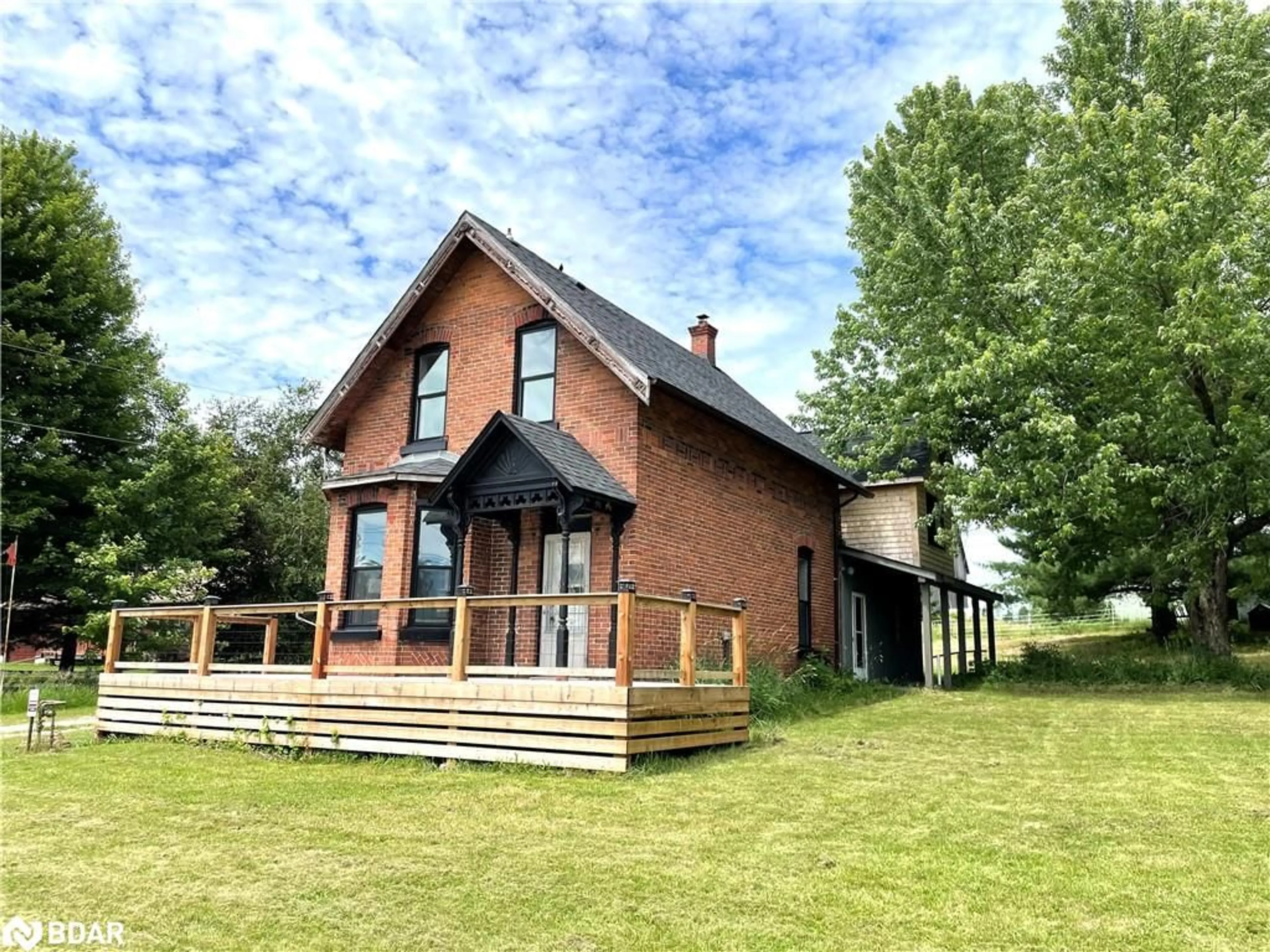 Frontside or backside of a home, cottage for 1998 Old Barrie Road East Rd, Oro-Medonte Ontario L0L 1T0