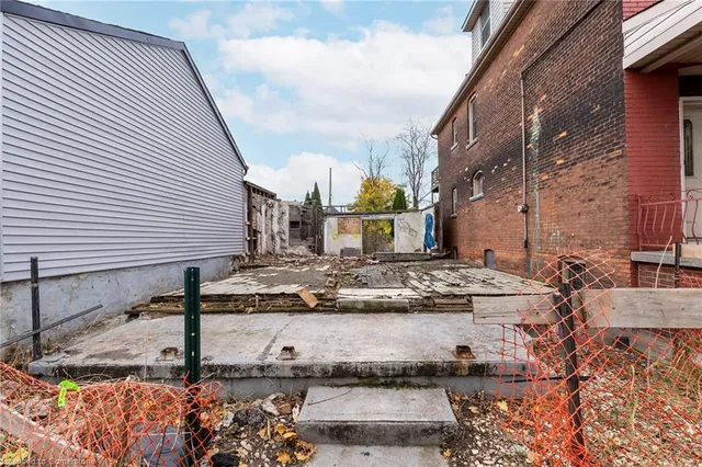 Additional property image - 186 John St