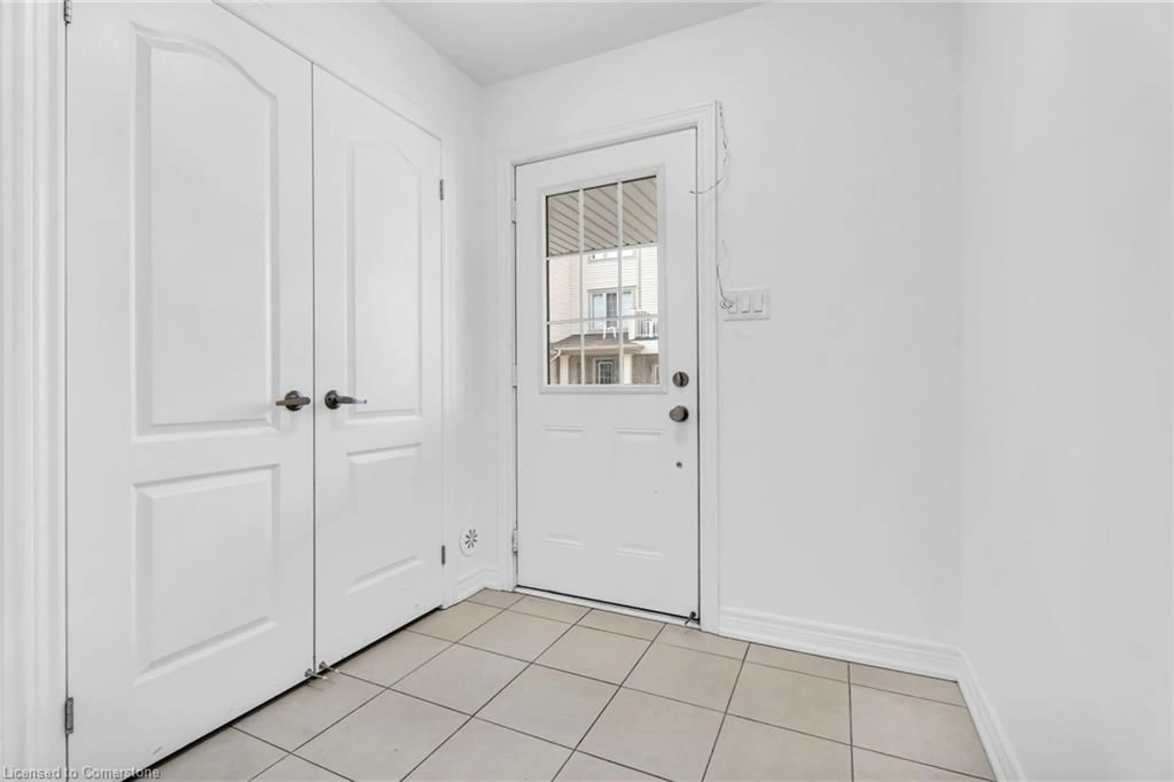 Indoor entryway, unknown floor for 420 Linden St #28, Cambridge Ontario N3H 0C6