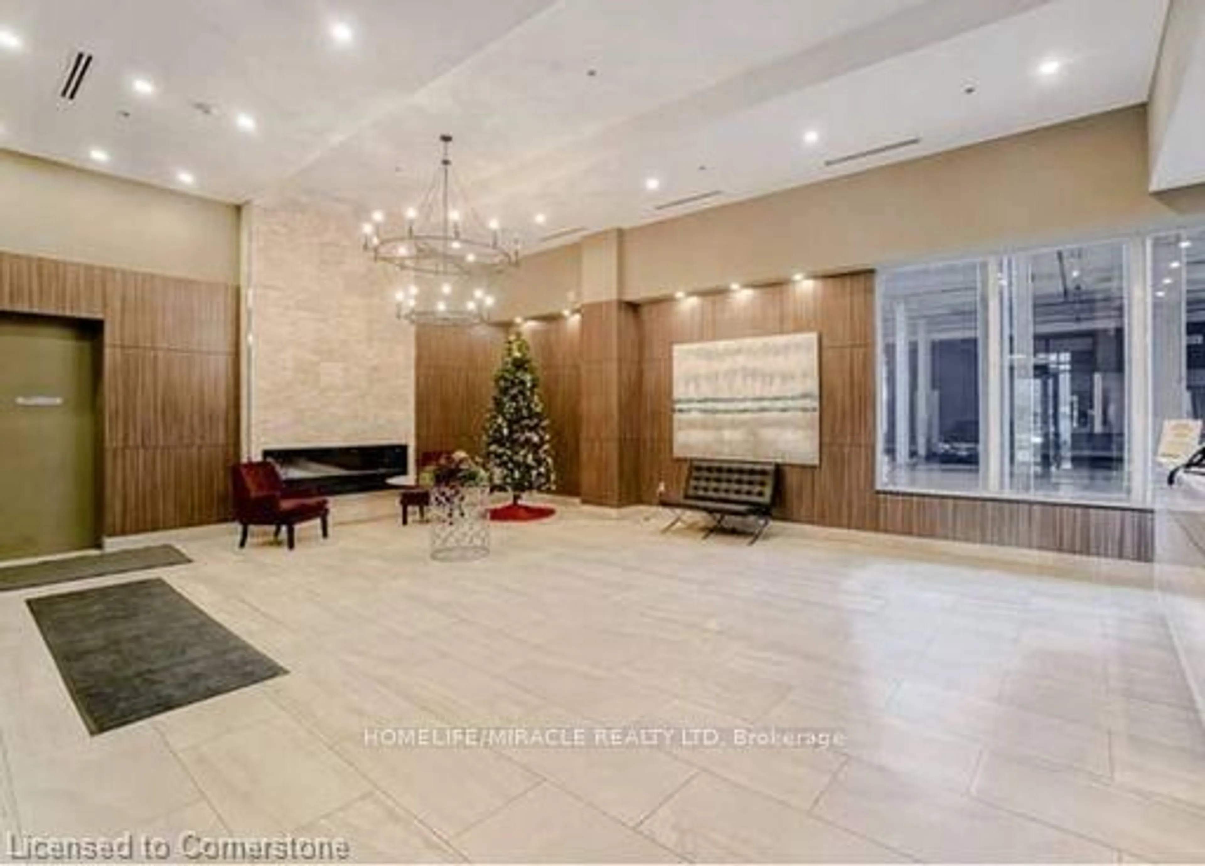 Indoor lobby, ceramic floors for 560 North Service Road Rd #802, Grimsby Ontario L3M 0G1