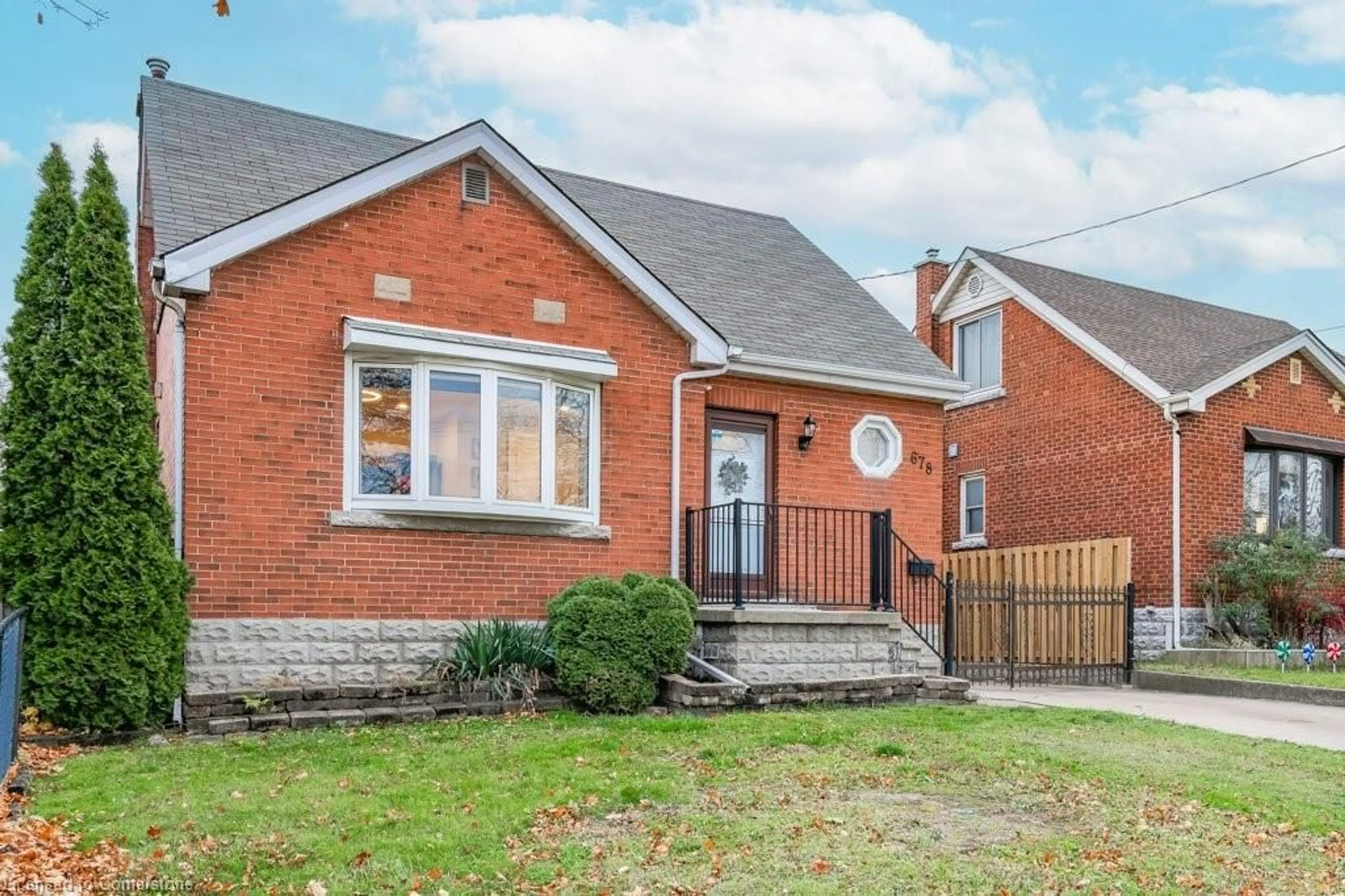 Home with brick exterior material for 678 Brighton Ave, Hamilton Ontario L8H 6H4