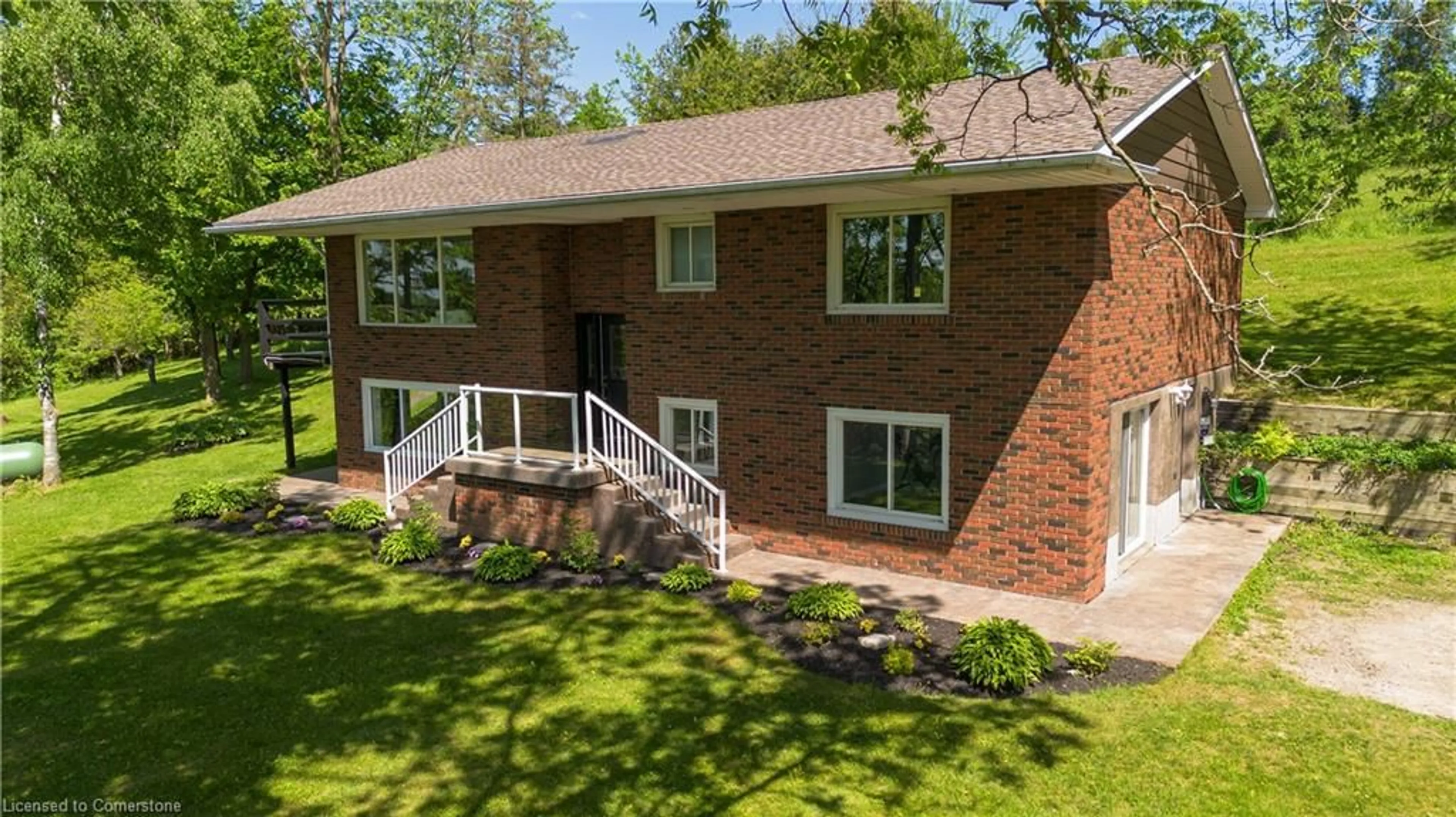 Home with brick exterior material for 1119 8th Concession Rd, Puslinch Ontario N0B 2J0